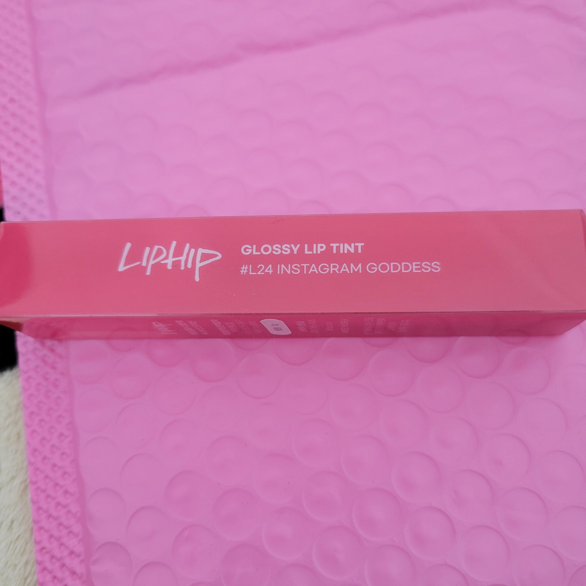 リップヒップグロッシーリップティント #24 インスタグラムゴットネス/LIPHIP(リップヒップ)/口紅を使ったクチコミ（2枚目）