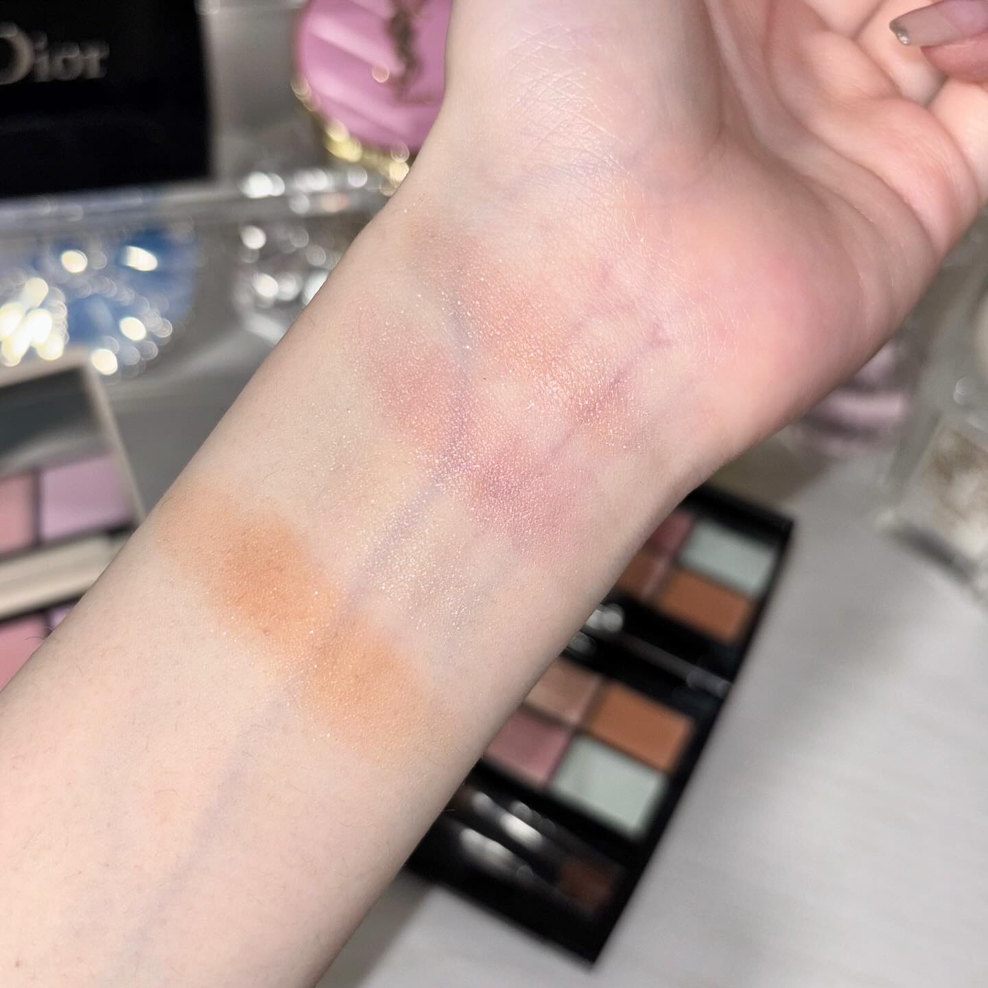 ミネラルクラッシィシャドー/エトヴォス/アイシャドウパレットを使ったクチコミ（2枚目）