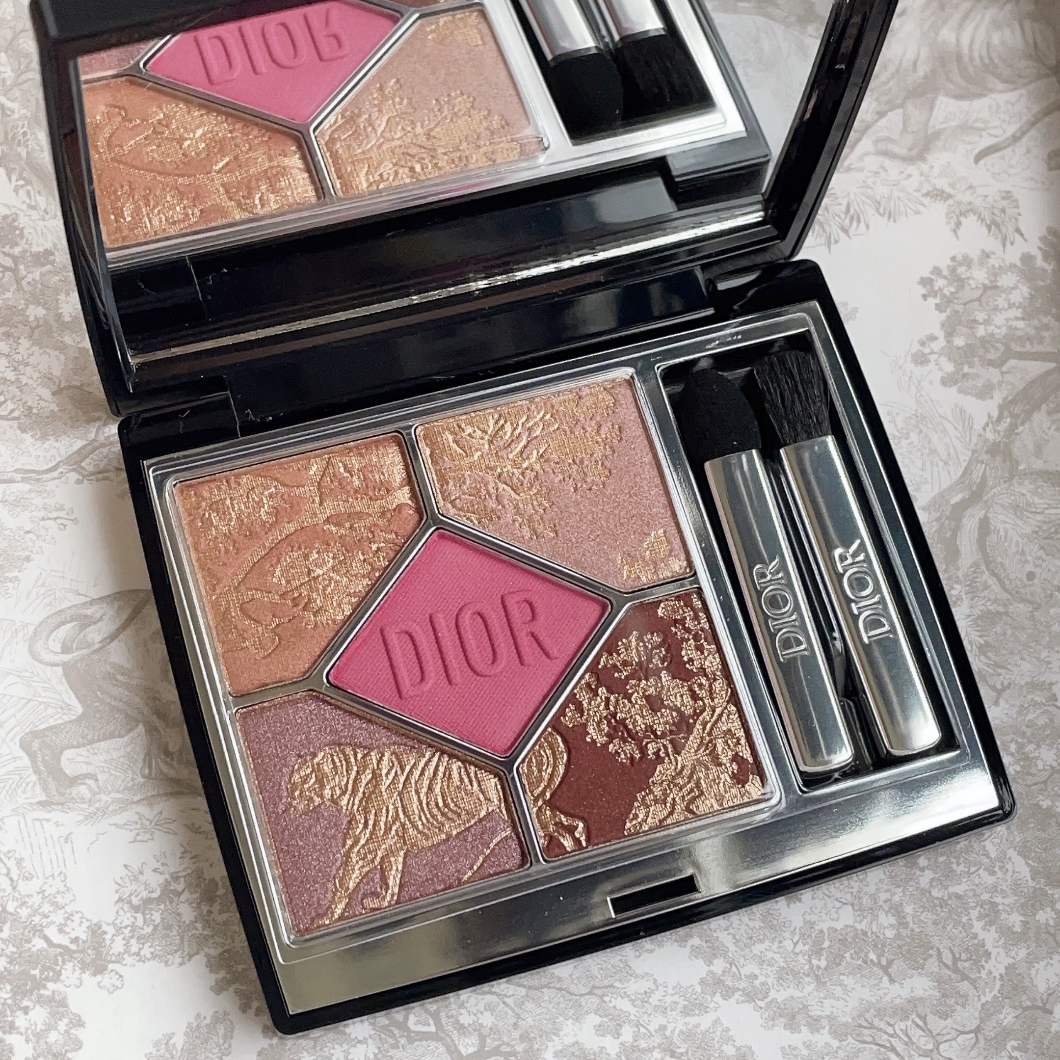 ディオールショウ サンク クルール/Dior/アイシャドウを使ったクチコミ（2枚目）