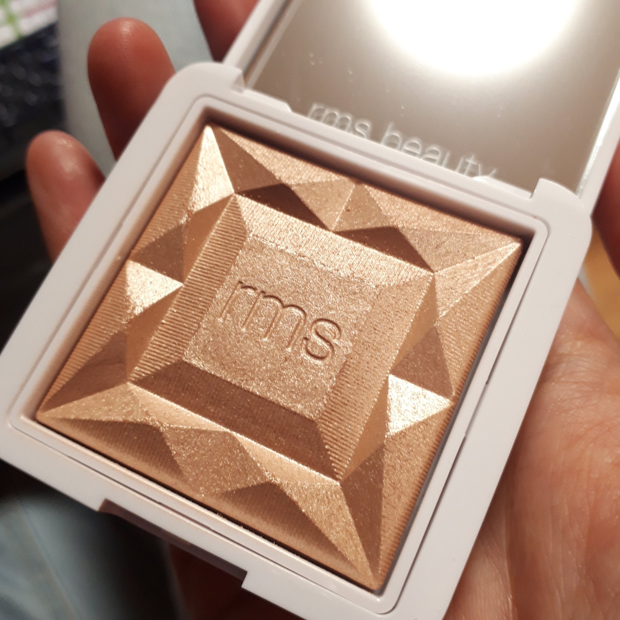 ハイドラデュールミナイザー/rms beauty/ハイライトを使ったクチコミ（2枚目）