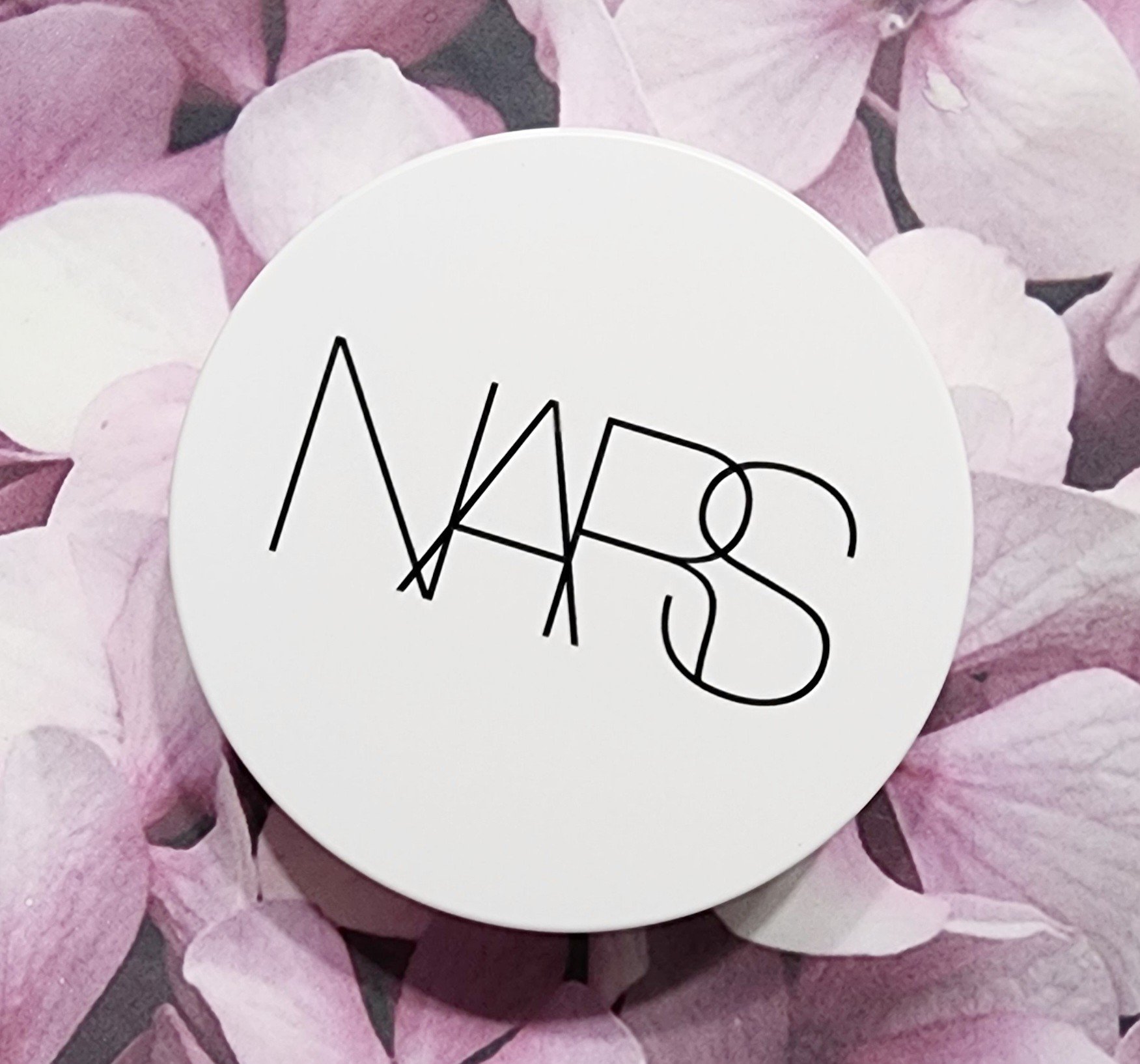 NARS ライトリフレクティング セラムクッション ファンデーション/NARS/クッションファンデーションを使ったクチコミ（1枚目）