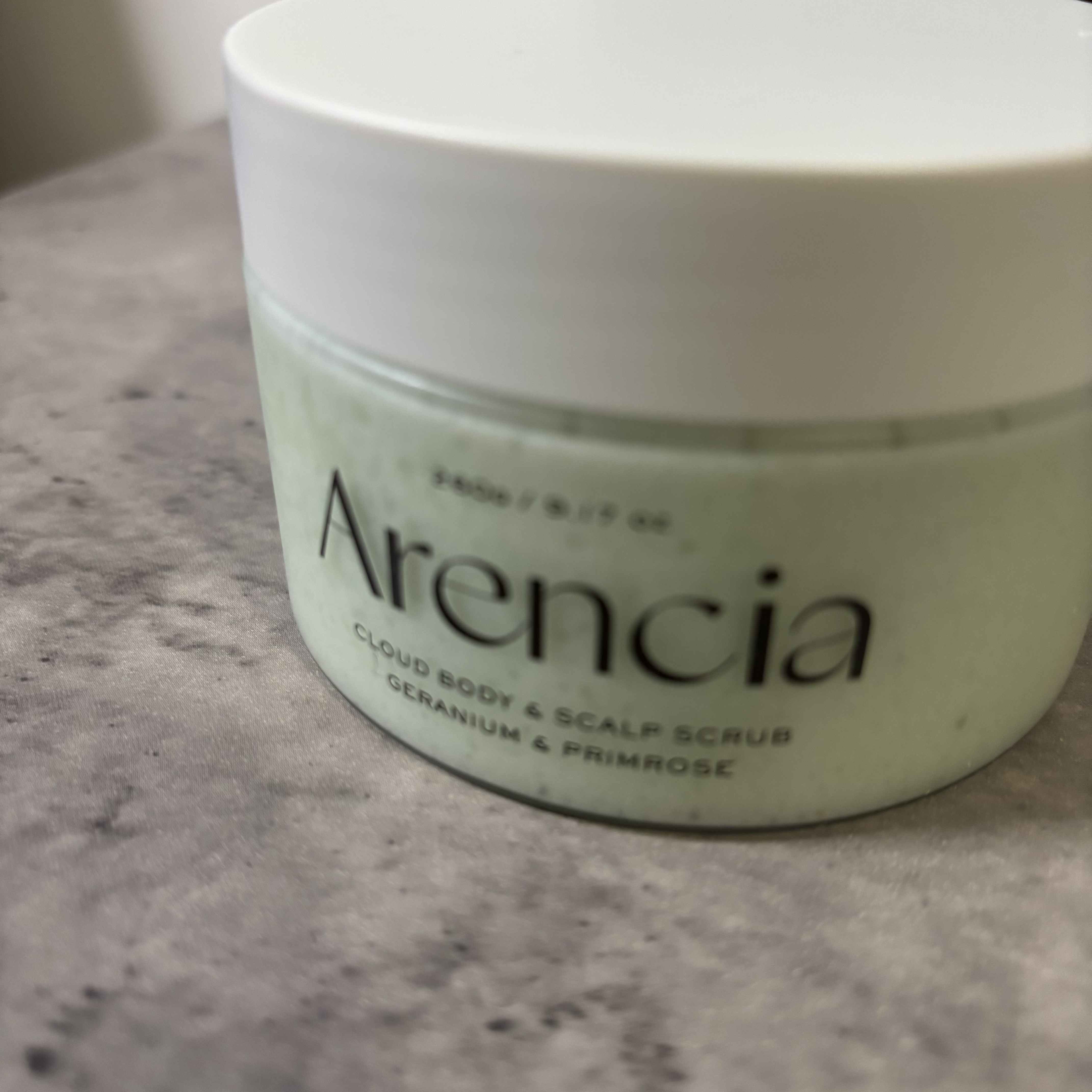 フレッシュクラウドスクラブ ゼラニウム&プリムローズ/アレンシア/ボディスクラブを使ったクチコミ（1枚目）