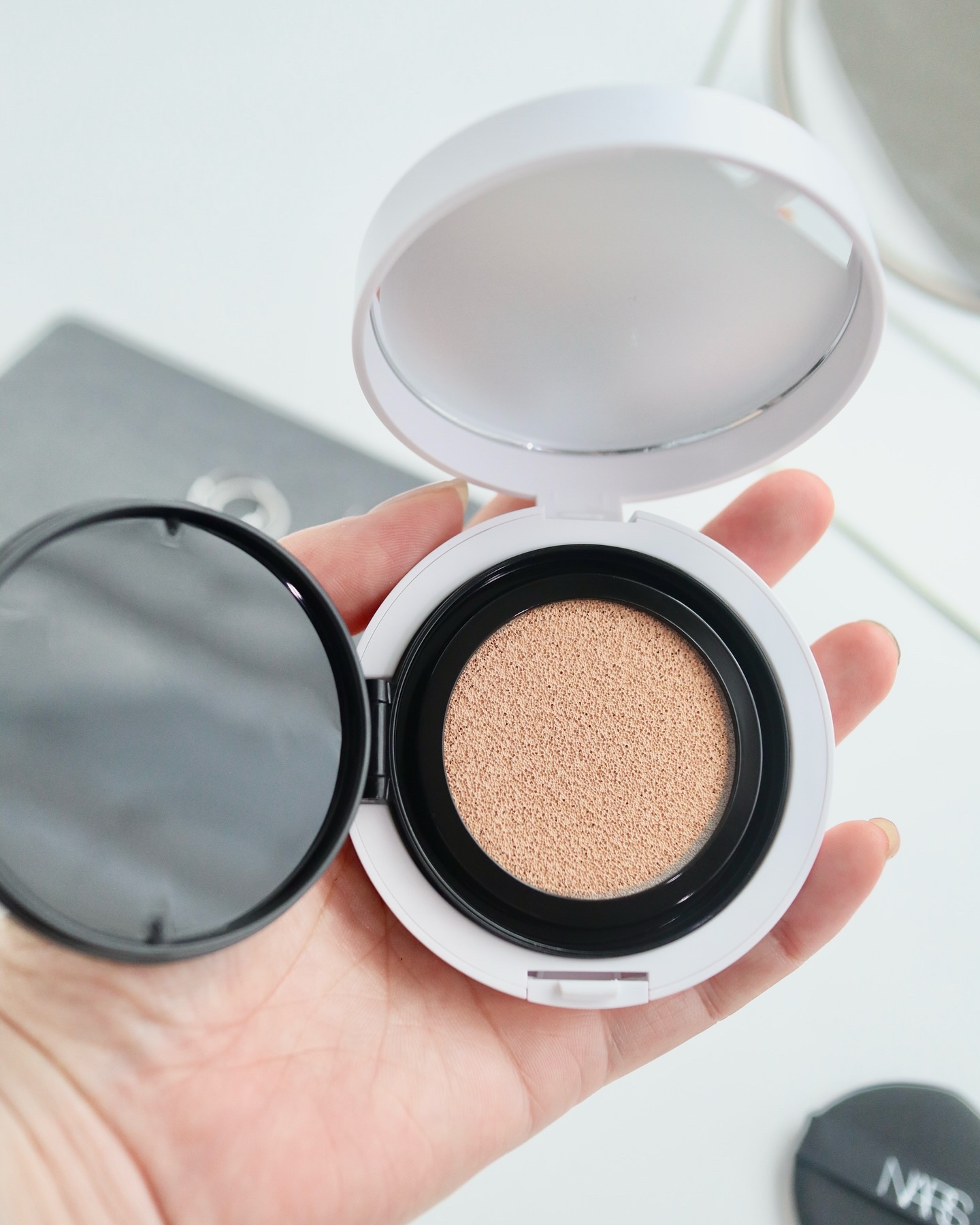 NARS ライトリフレクティング セラムクッション ファンデーション/NARS/クッションファンデーションを使ったクチコミ（2枚目）