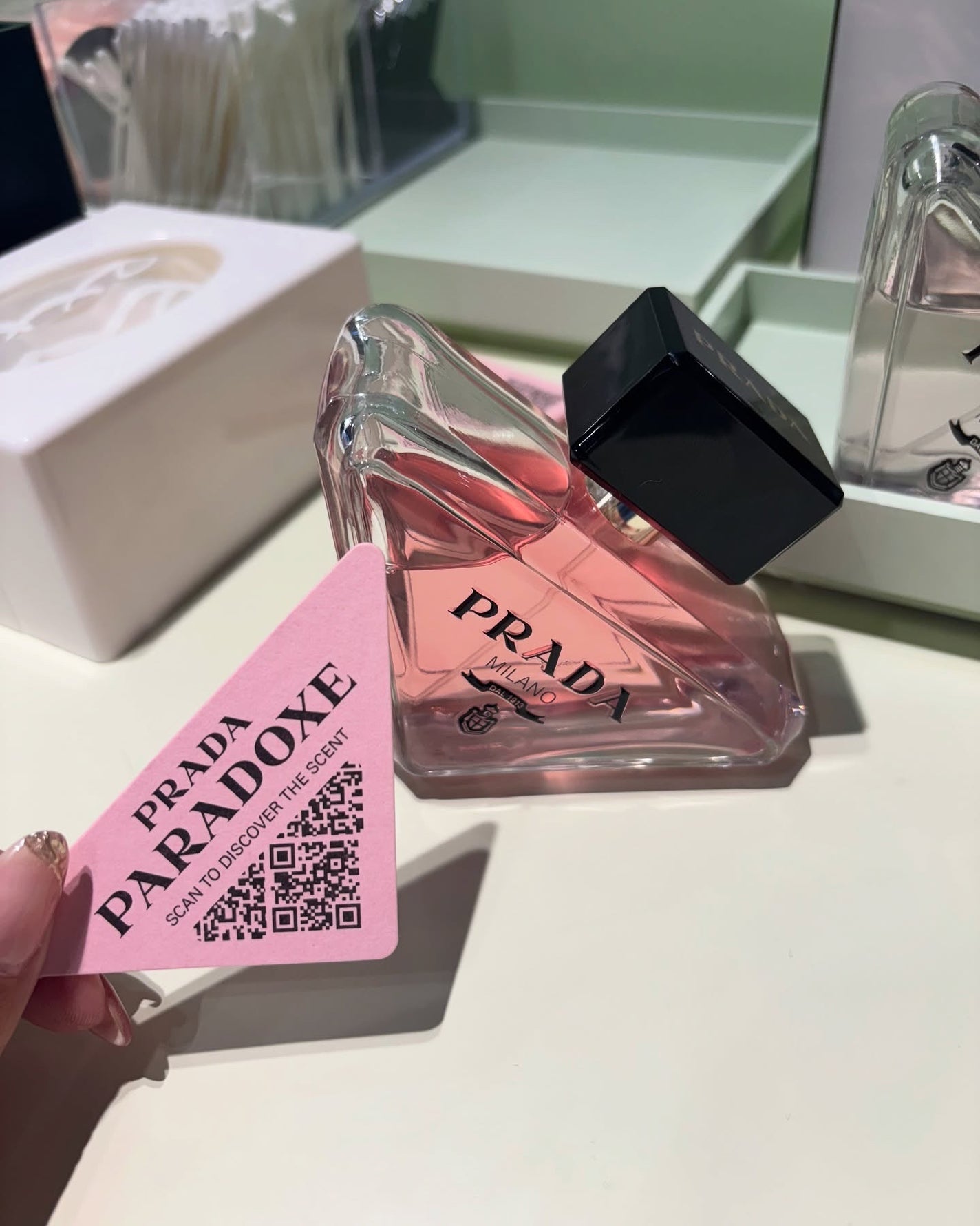リップ バーム オプティマイジング ケア/PRADA BEAUTY/リップバームを使ったクチコミ(6枚目)