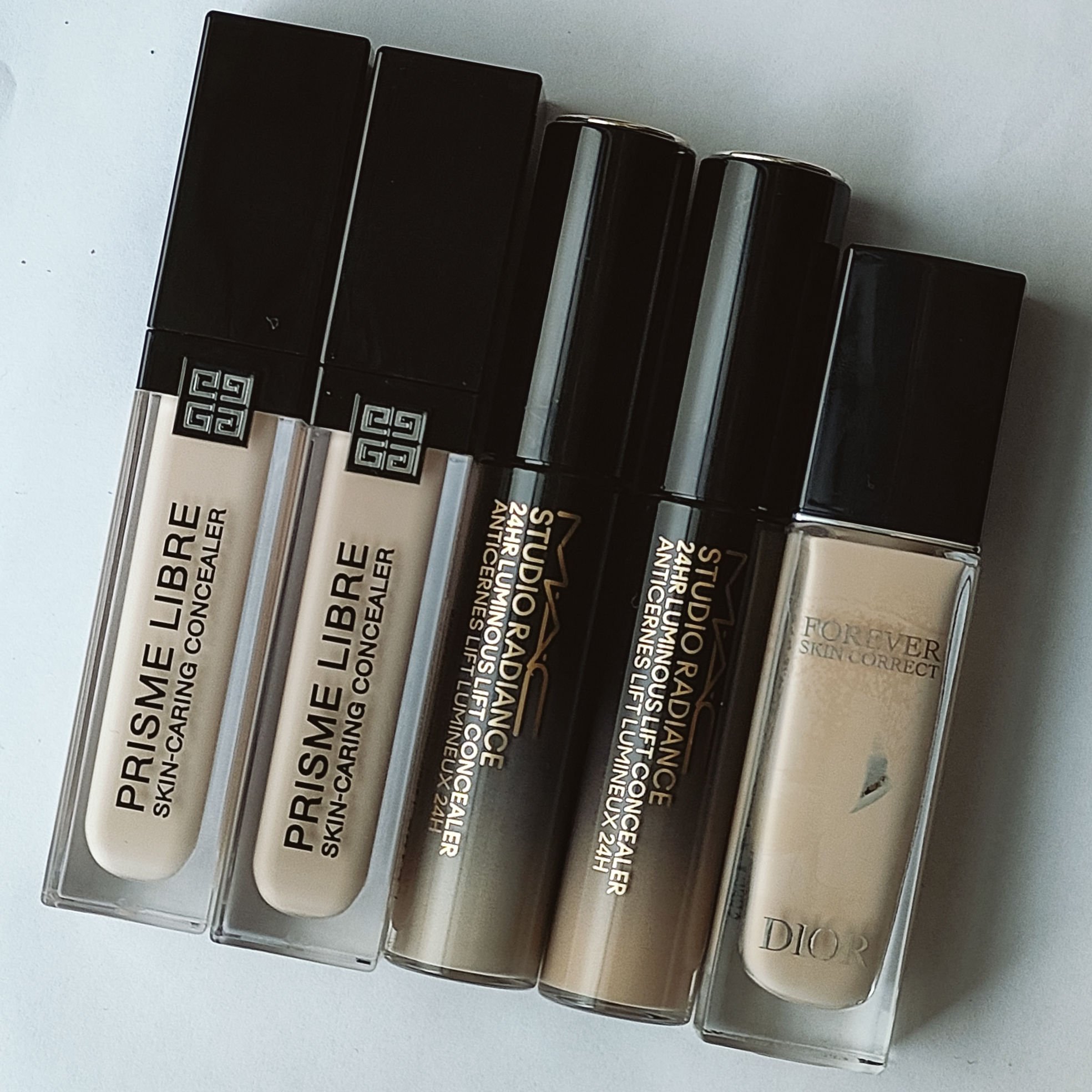 プリズム・リーブル・スキンケアリング・コンシーラー/GIVENCHY/リキッドコンシーラーを使ったクチコミ（1枚目）