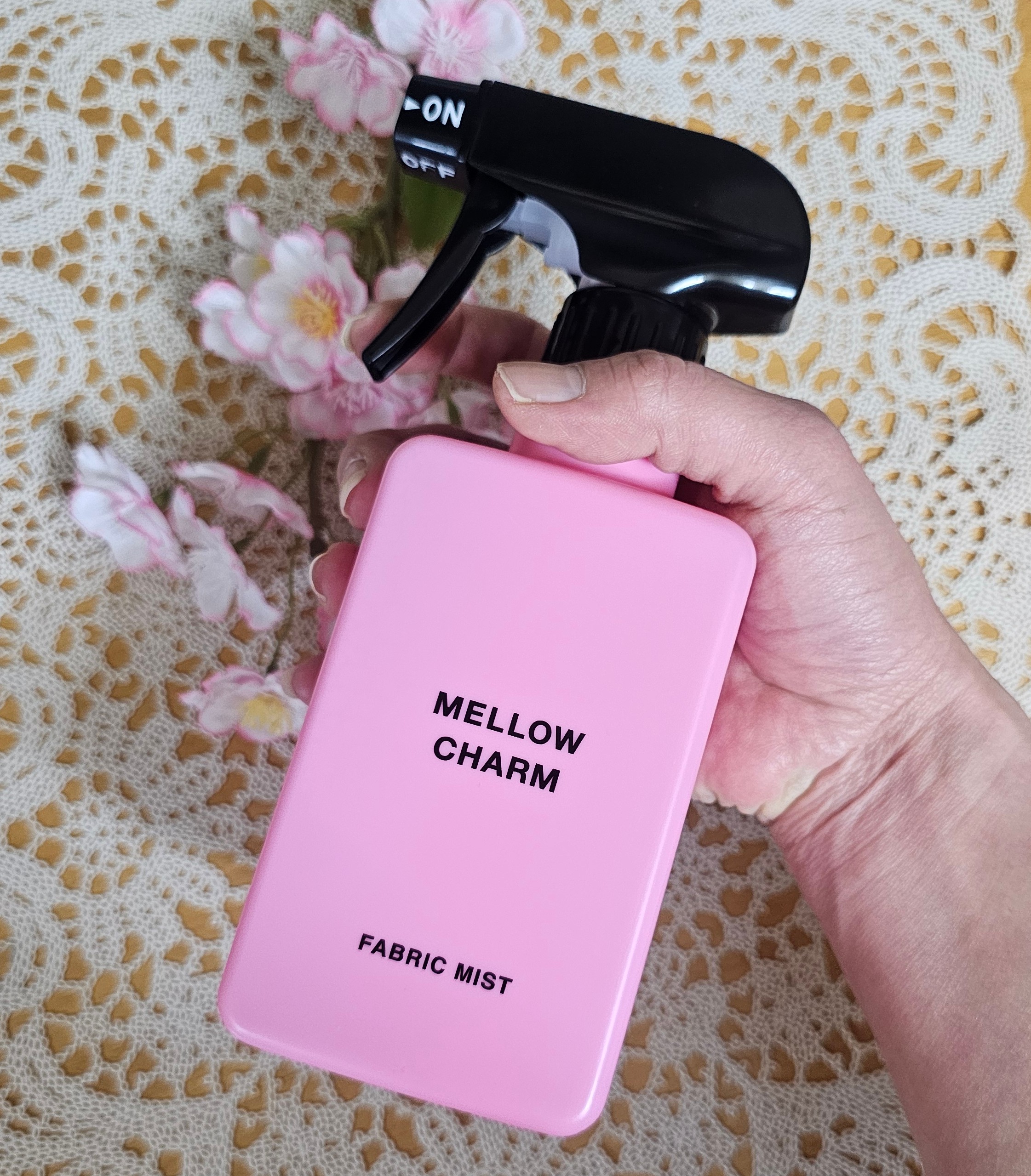 ファブリックミスト ラッキーピンクフラワーの香り/MELLOW CHARM/ファブリックミストを使ったクチコミ（2枚目）