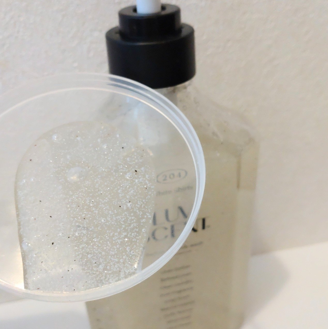 パフュームスクラブボディウォッシュ/LUV SCENT/ボディソープを使ったクチコミ（3枚目）