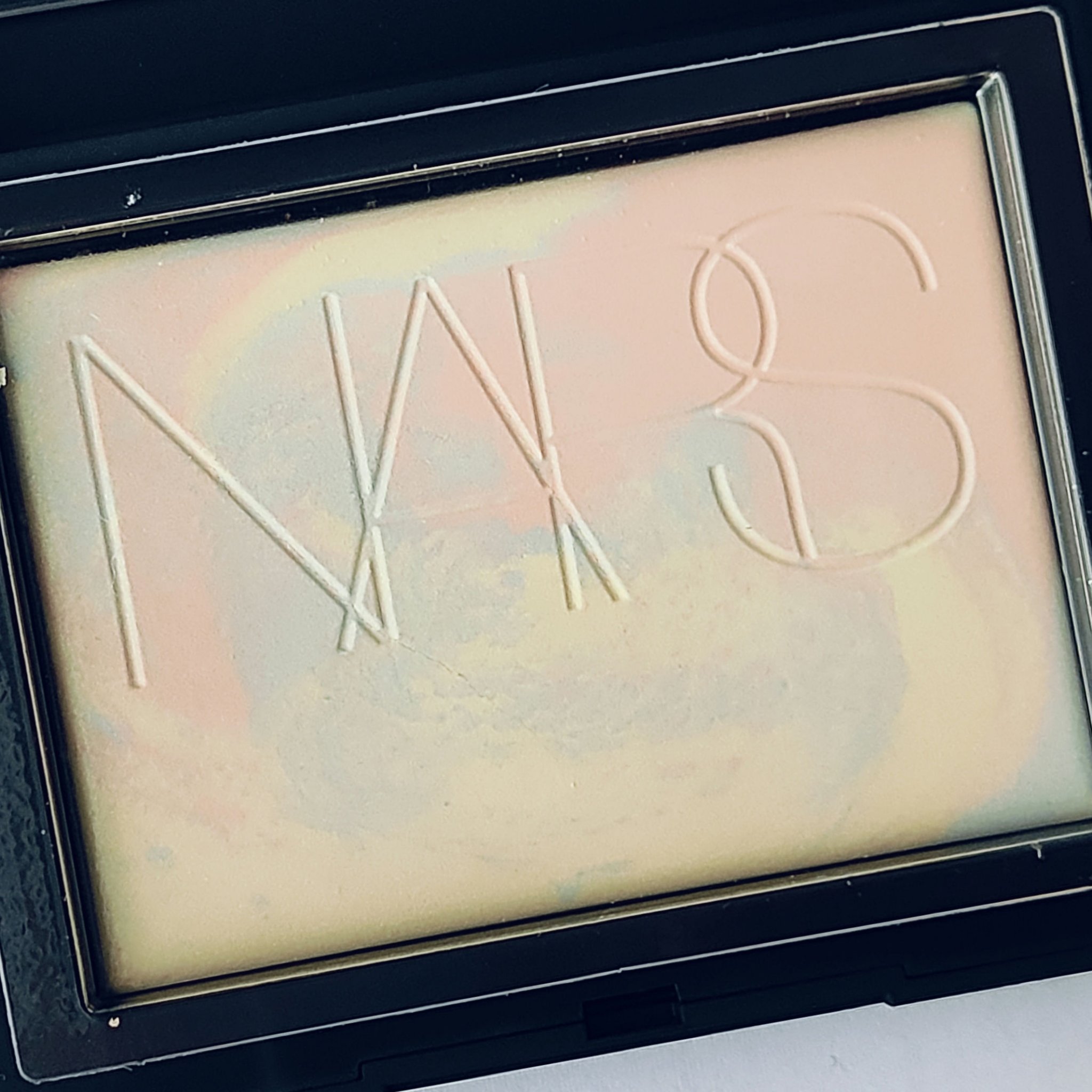 ライトリフレクティング プリズマティックパウダー/NARS/プレストパウダーを使ったクチコミ（1枚目）