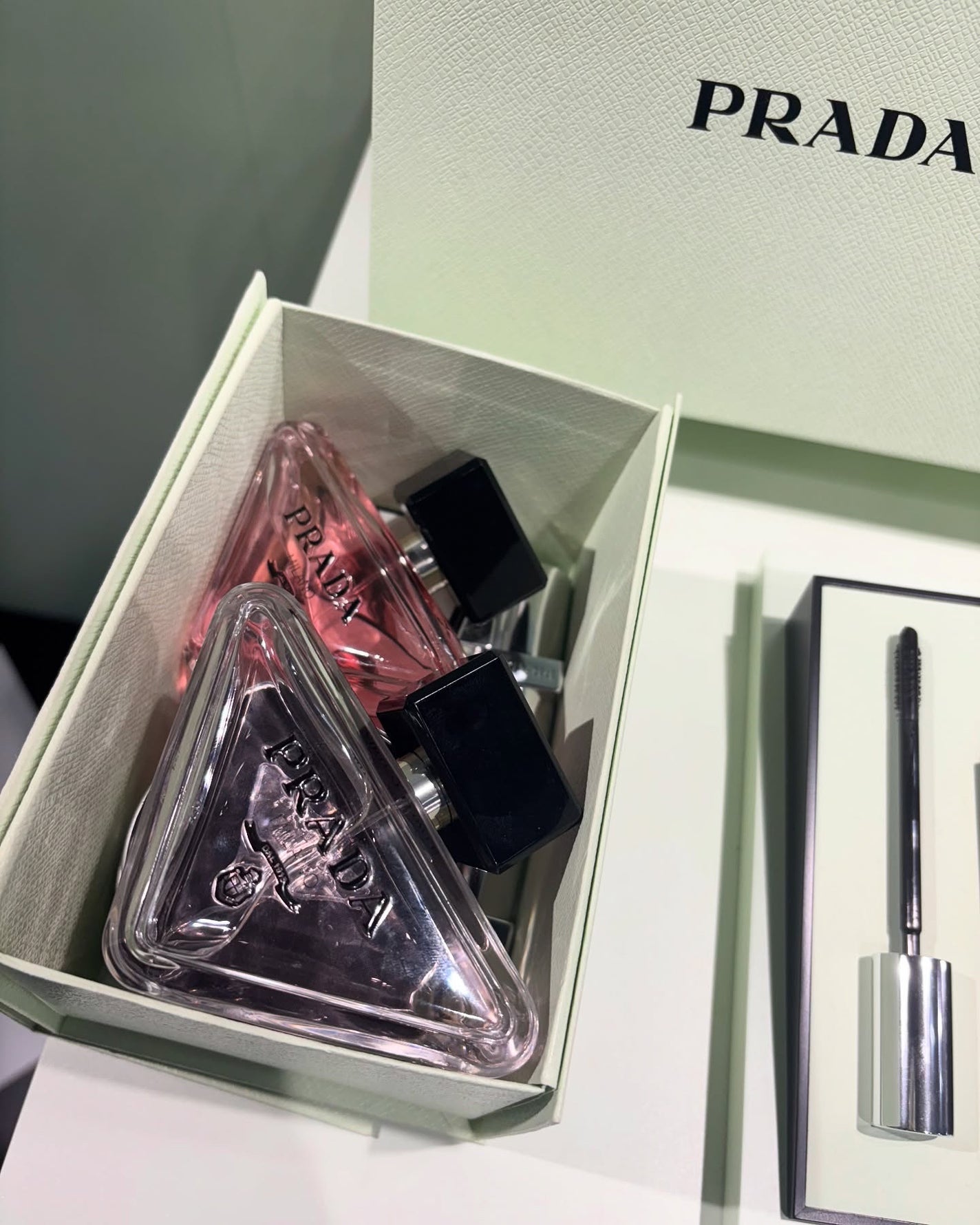 リップ バーム オプティマイジング ケア/PRADA BEAUTY/リップバームを使ったクチコミ(5枚目)
