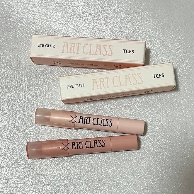 アートクラス アイグリッツ/too cool for school/スティックアイシャドウを使ったクチコミ(3枚目)