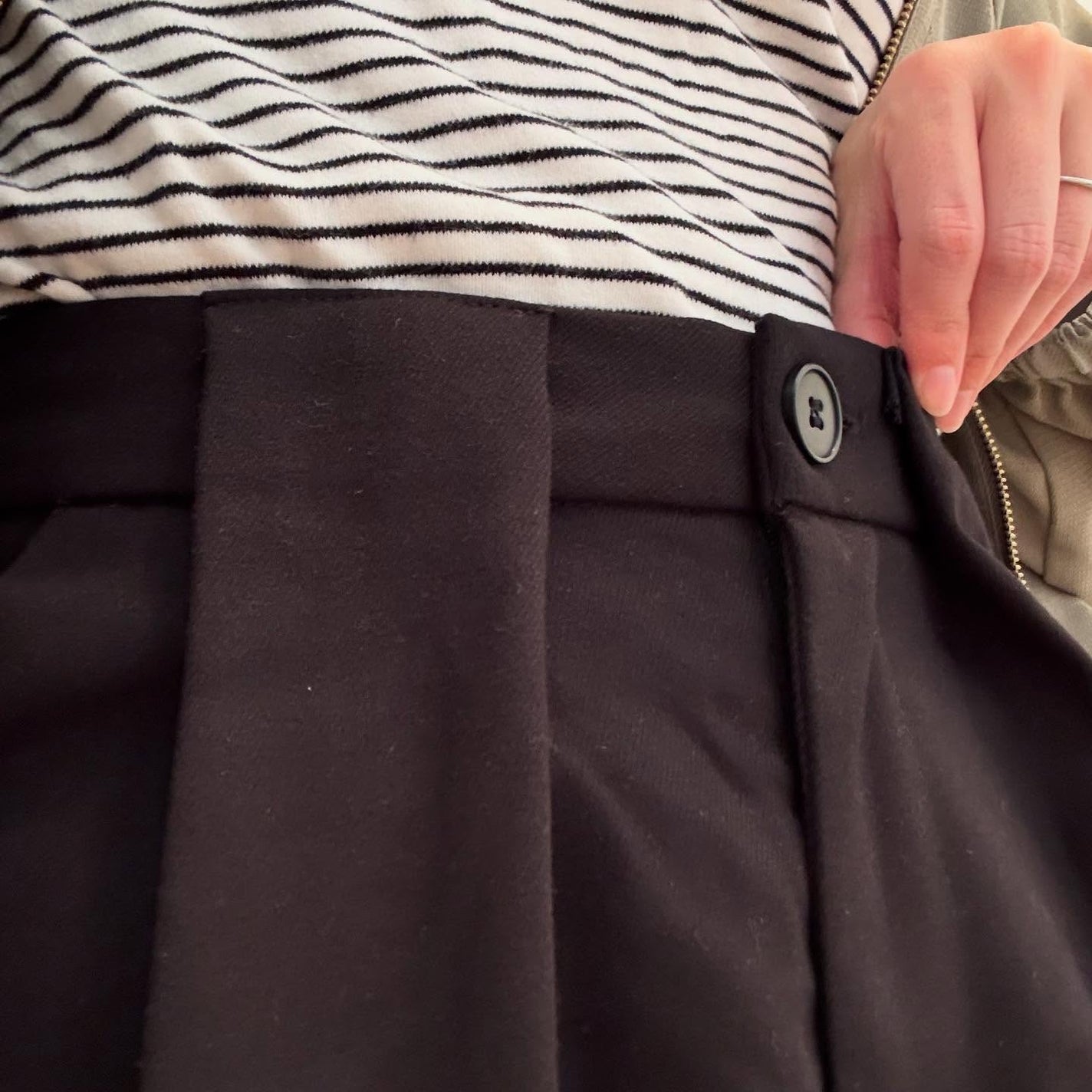 なな on LIPS 「*Thankyou*ESICAウールタッチタックワイドパンツ ..」(3枚目)