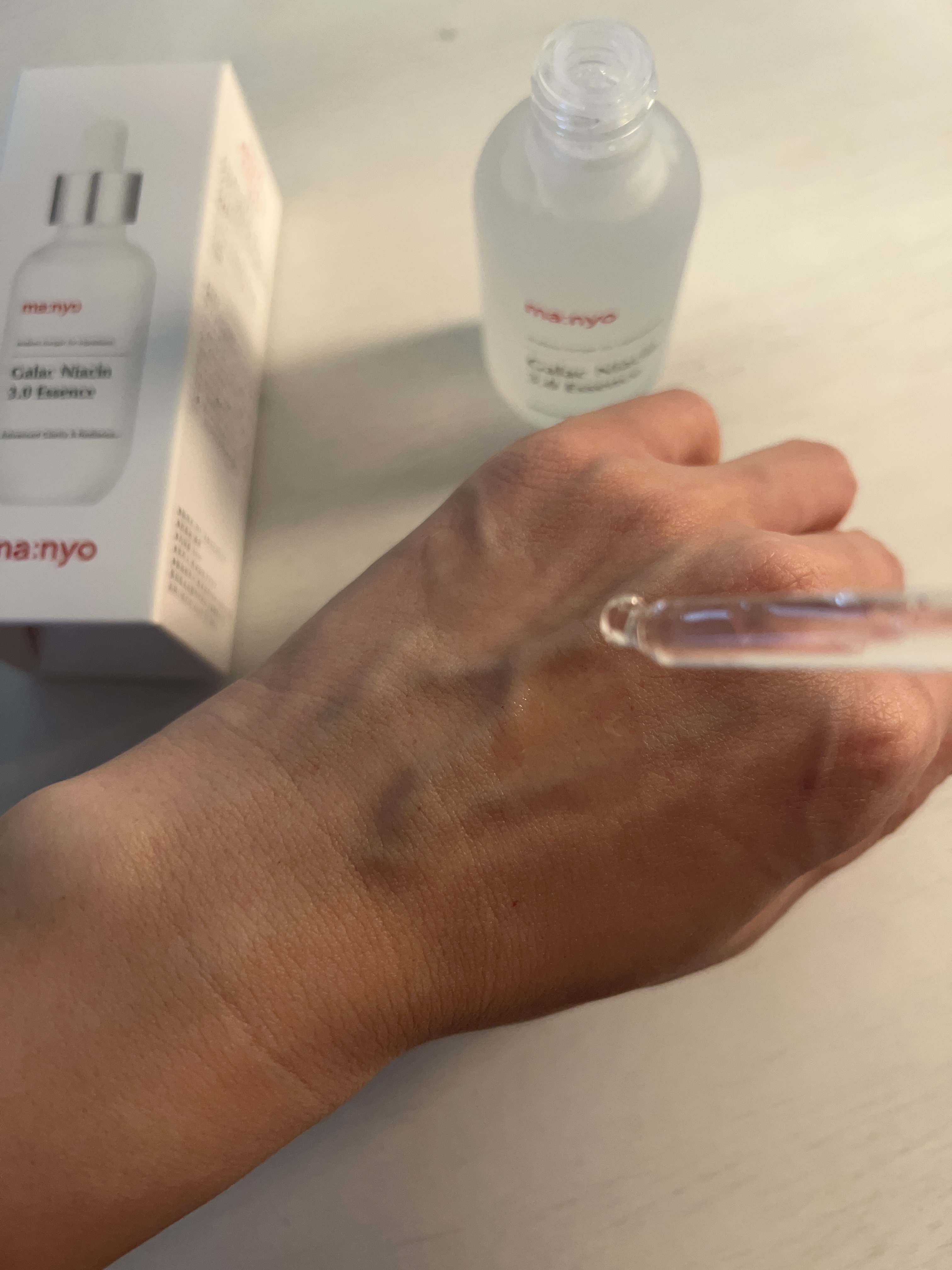 ガラク ナイアシン 3.0 エッセンス/manyo/美容液を使ったクチコミ（3枚目）