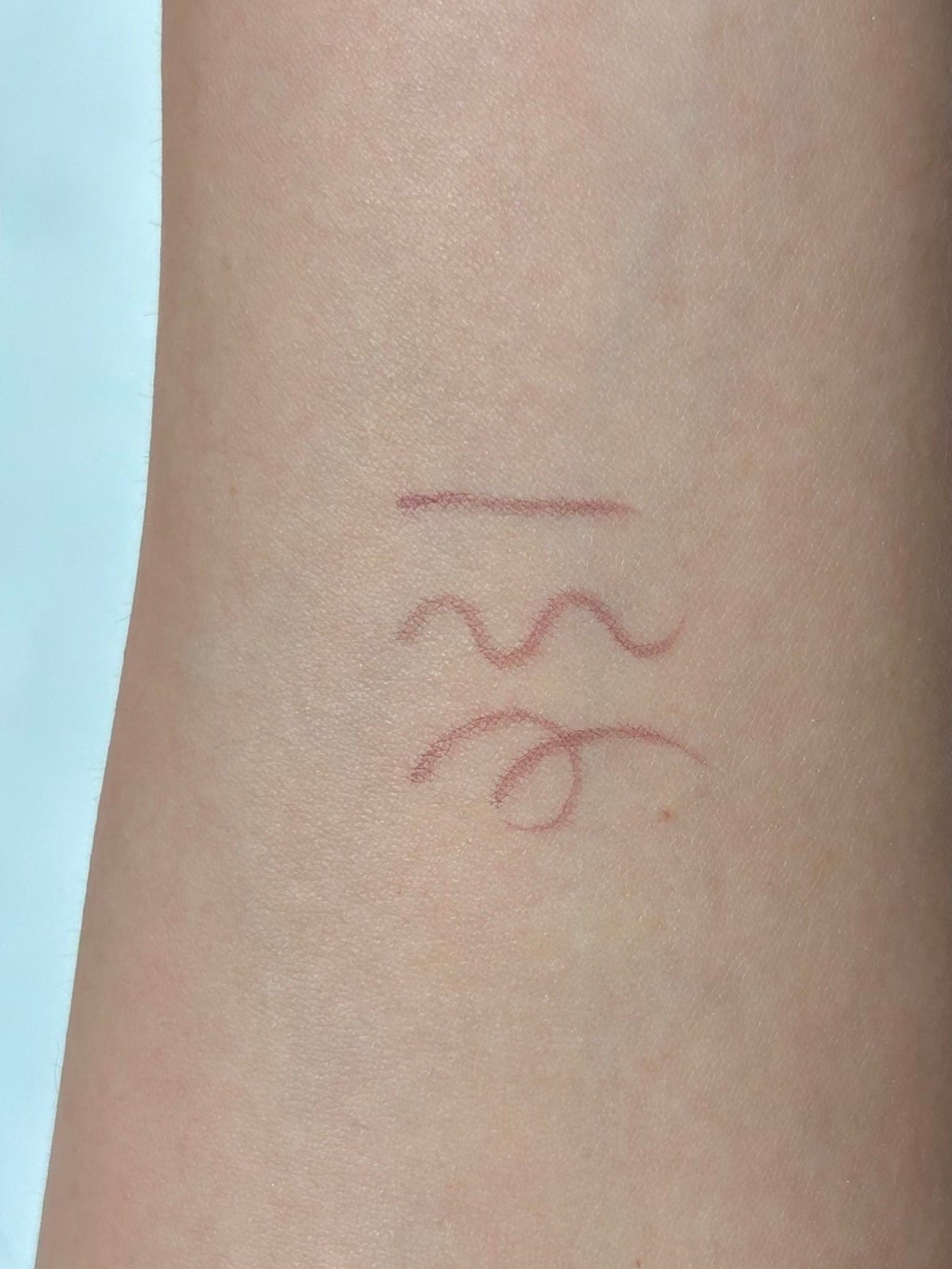 スキルレスライナー/LUMIURGLAS/リキッドアイライナーを使ったクチコミ(3枚目)