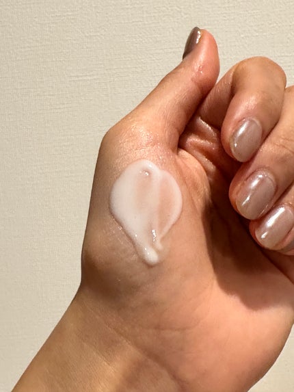 シオリ🎀イエベ春のクチコミ「\敏感肌でも美白ケア、あきらめない/
キュレル 美白乳液
乾燥しやすいけど、美白ケアもしたい.....」(2枚目)