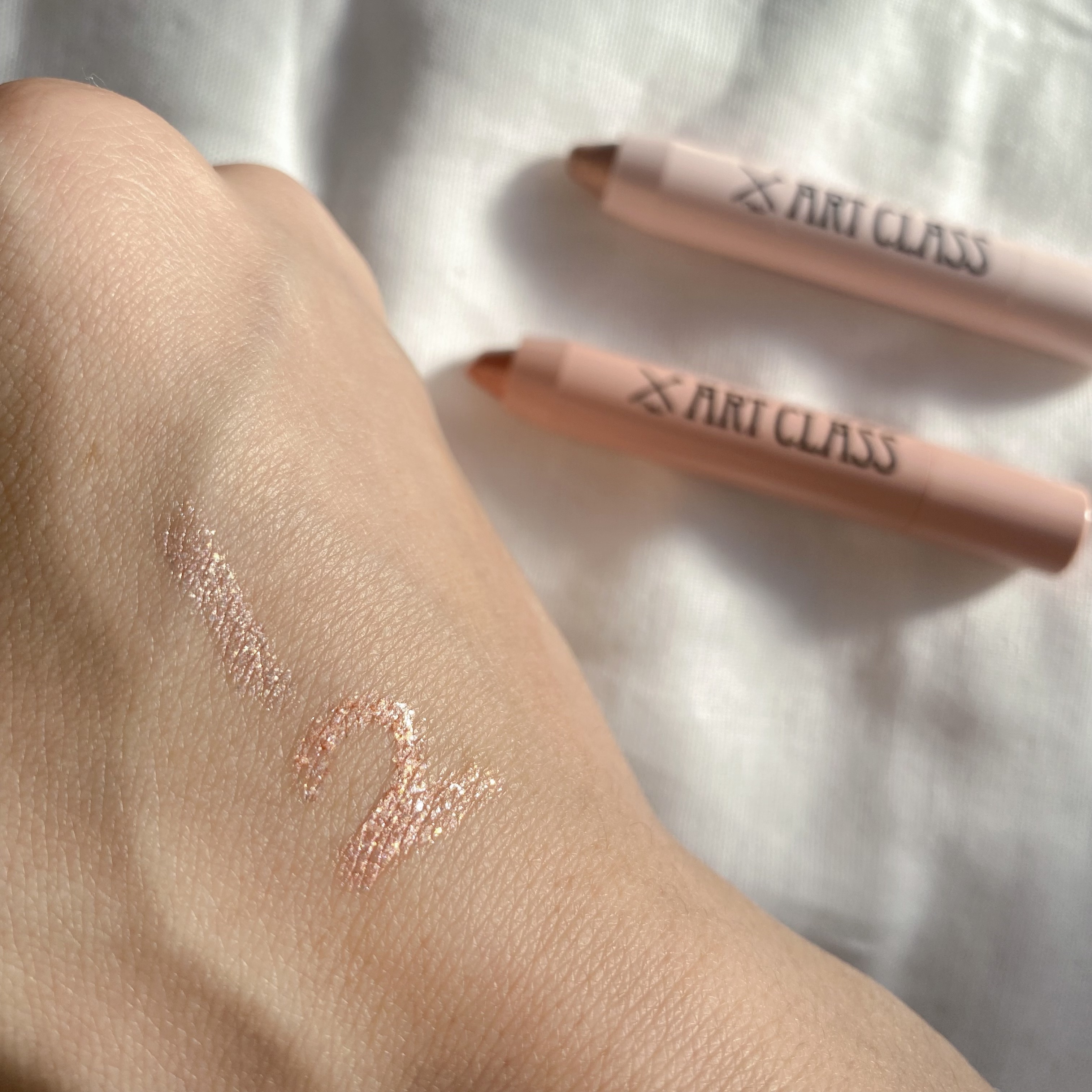 アートクラス アイグリッツ/too cool for school/スティックアイシャドウを使ったクチコミ（3枚目）