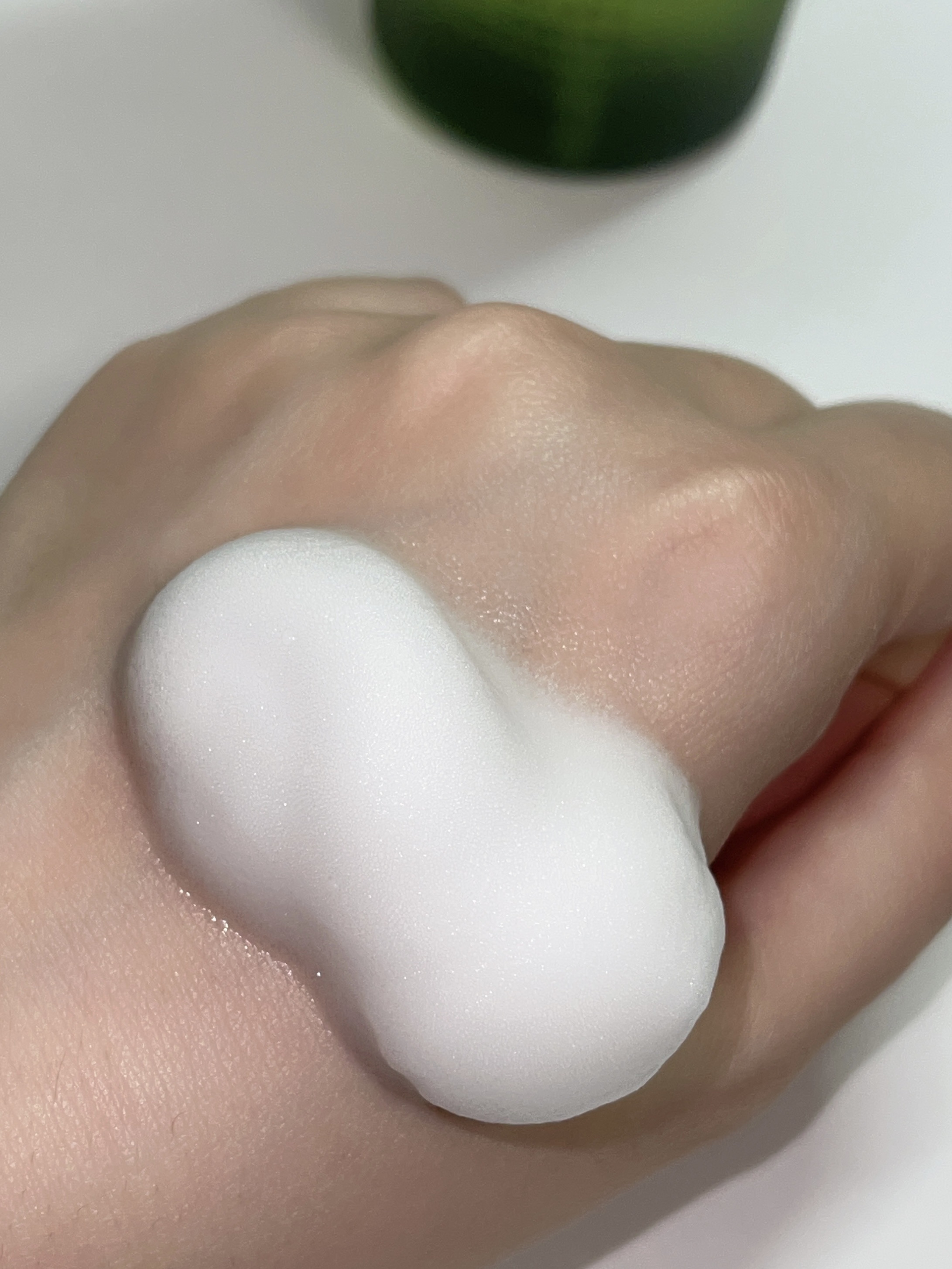 イロハ インティメートウォッシュ フォームタイプ  ベルガモットとビターオレンジの香り/iroha INTIMATE CARE/デリケートゾーンケアを使ったクチコミ（2枚目）