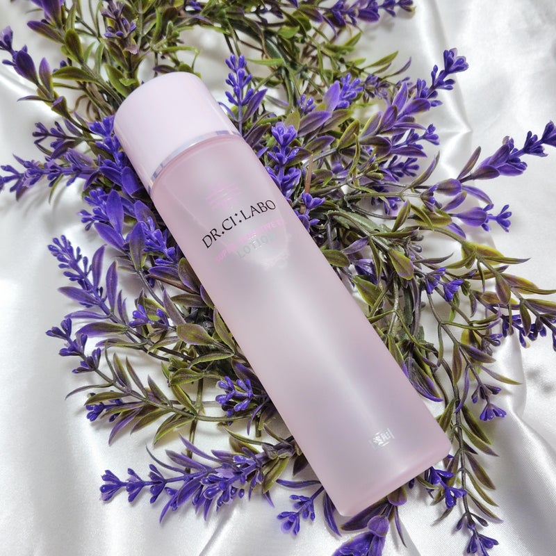 乾燥もそうですが、
この時期の花粉やら黄砂やらで
肌荒れがなかなかの期間続いております…

そういう時に頼れるのは
やっぱり薬用ローションスーパーセンシティブEX！

ドクターシーラボが
25年の月日をかけて研究してきた
うるおい密度に着目