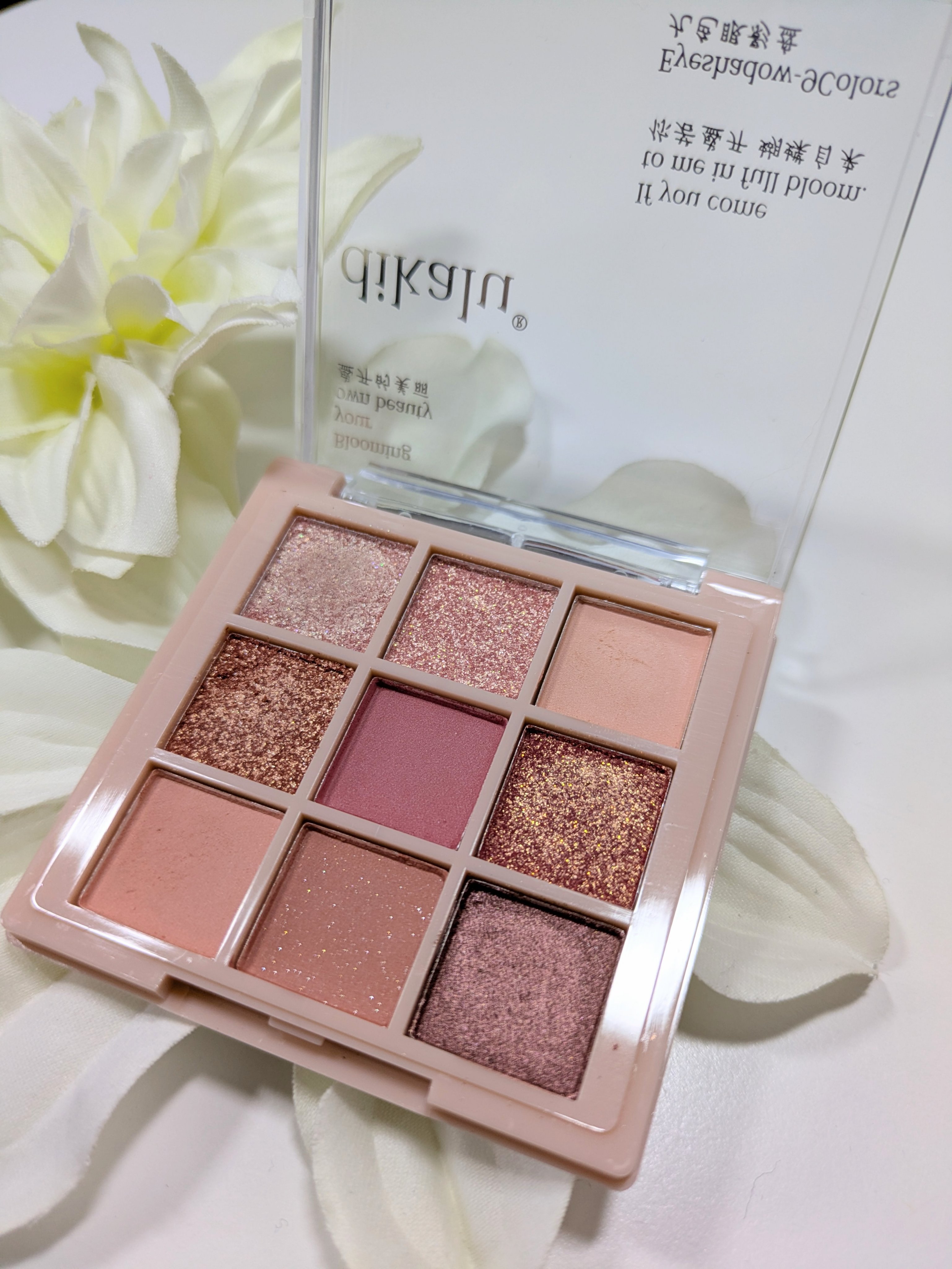 ミルクティー 9色アイシャドウパレット/DIKALU/アイシャドウパレットを使ったクチコミ（2枚目）