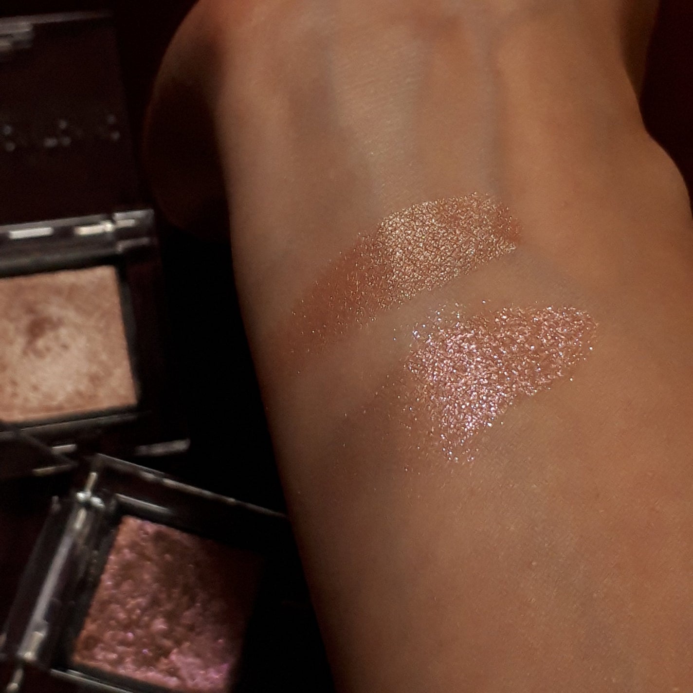 アディクション ザ アイシャドウ スパークル/ADDICTION/単色アイシャドウを使ったクチコミ(4枚目)