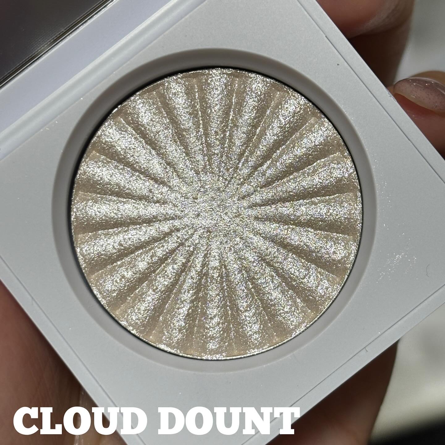 OFRA mini Highlighter/Ofra Cosmetics/パウダーハイライトを使ったクチコミ（3枚目）