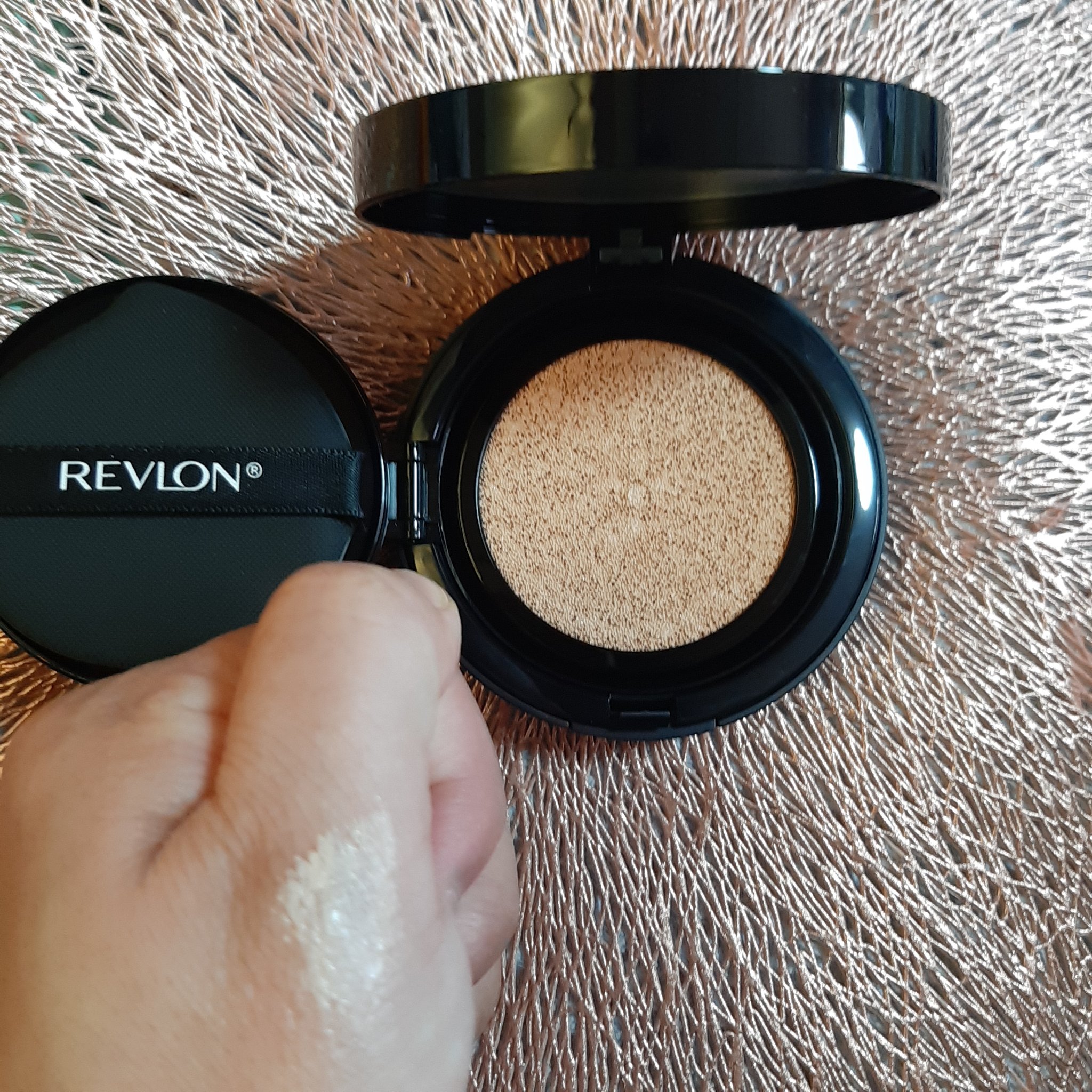 レブロン カラーステイ ロングウェア UV クッション ファンデーション/REVLON/クッションファンデーションを使ったクチコミ（3枚目）