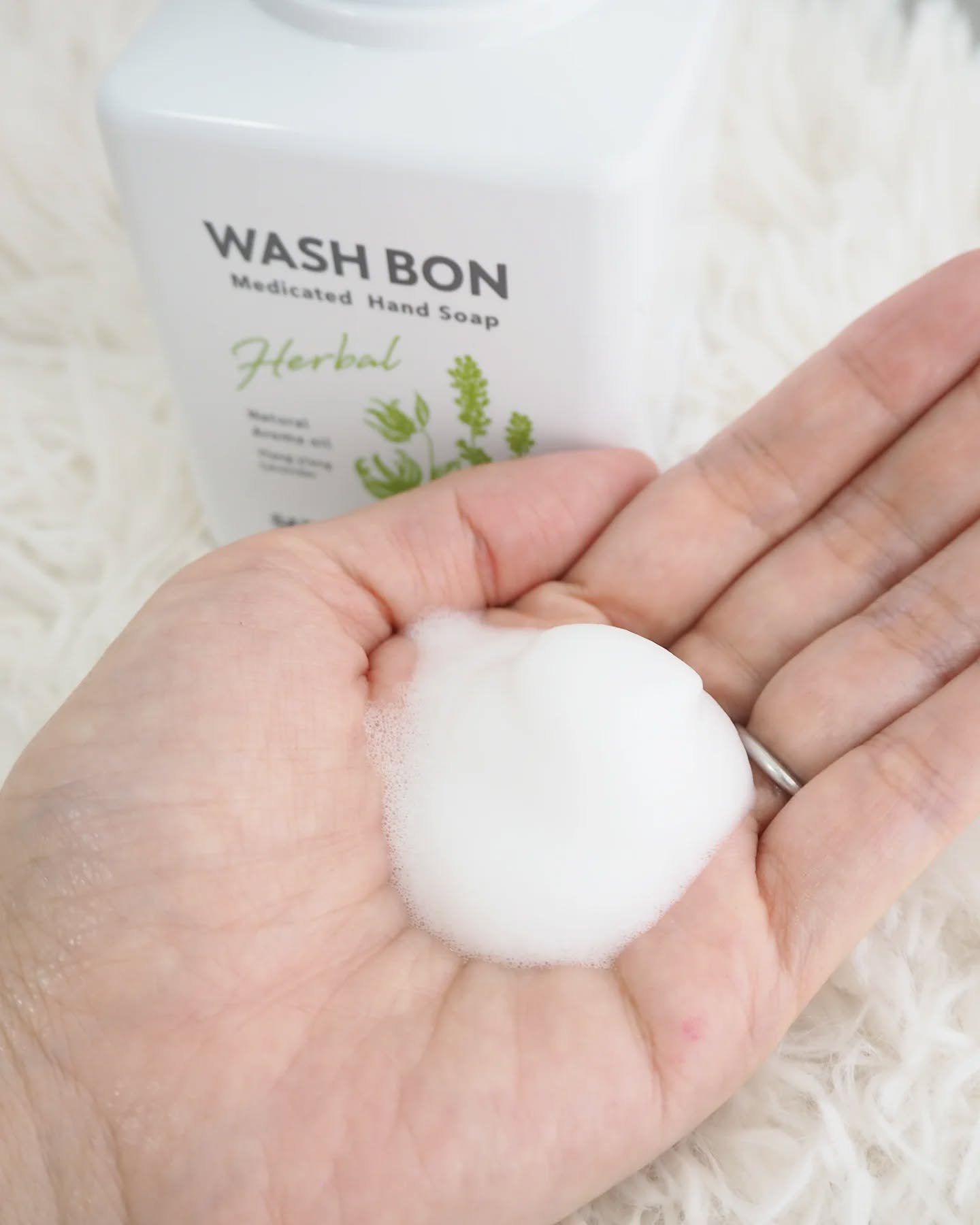 ウォシュボン ハーバル薬用ハンドソープ/サラヤ/ハンドソープを使ったクチコミ（2枚目）