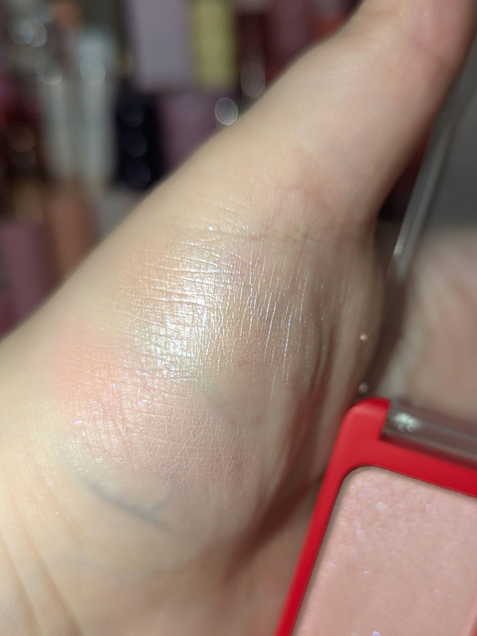 Fab Fig べストエバーシャインチークのクチコミ「天才的な青ラメ見てください！Fab Figべストエバーシャインチークフランボワーズピーチレビュ.....」（2枚目）