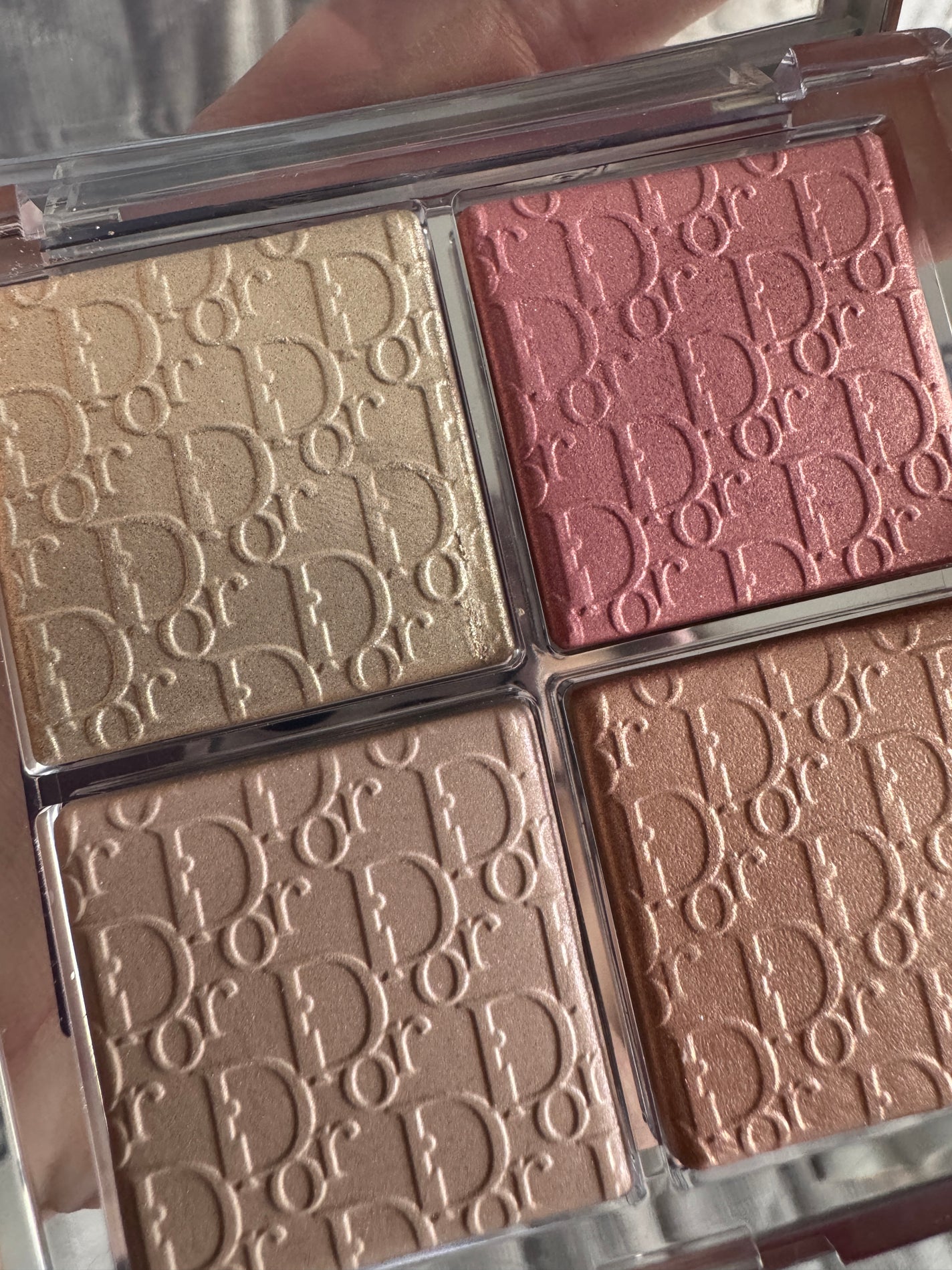 ディオール バックステージ フェイス グロウ パレット/Dior/ハイライトを使ったクチコミ(4枚目)