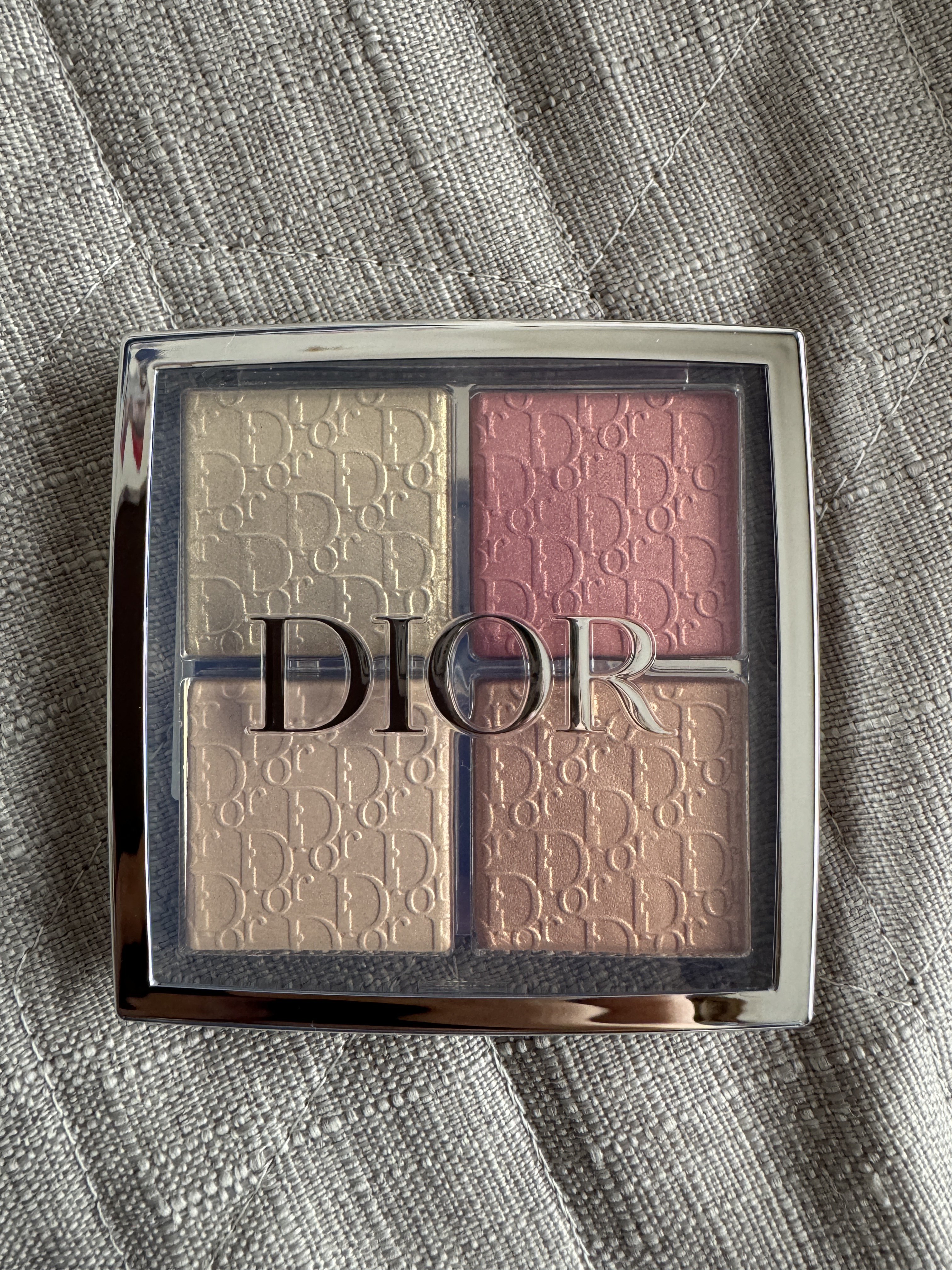 ディオール バックステージ フェイス グロウ パレット/Dior/ハイライトを使ったクチコミ（3枚目）