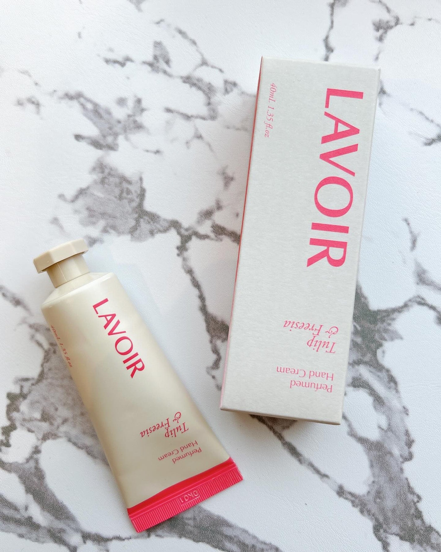 パフュームハンドクリーム ホワイトムスク&アンバー/LAVOIR/ハンドクリームを使ったクチコミ(4枚目)