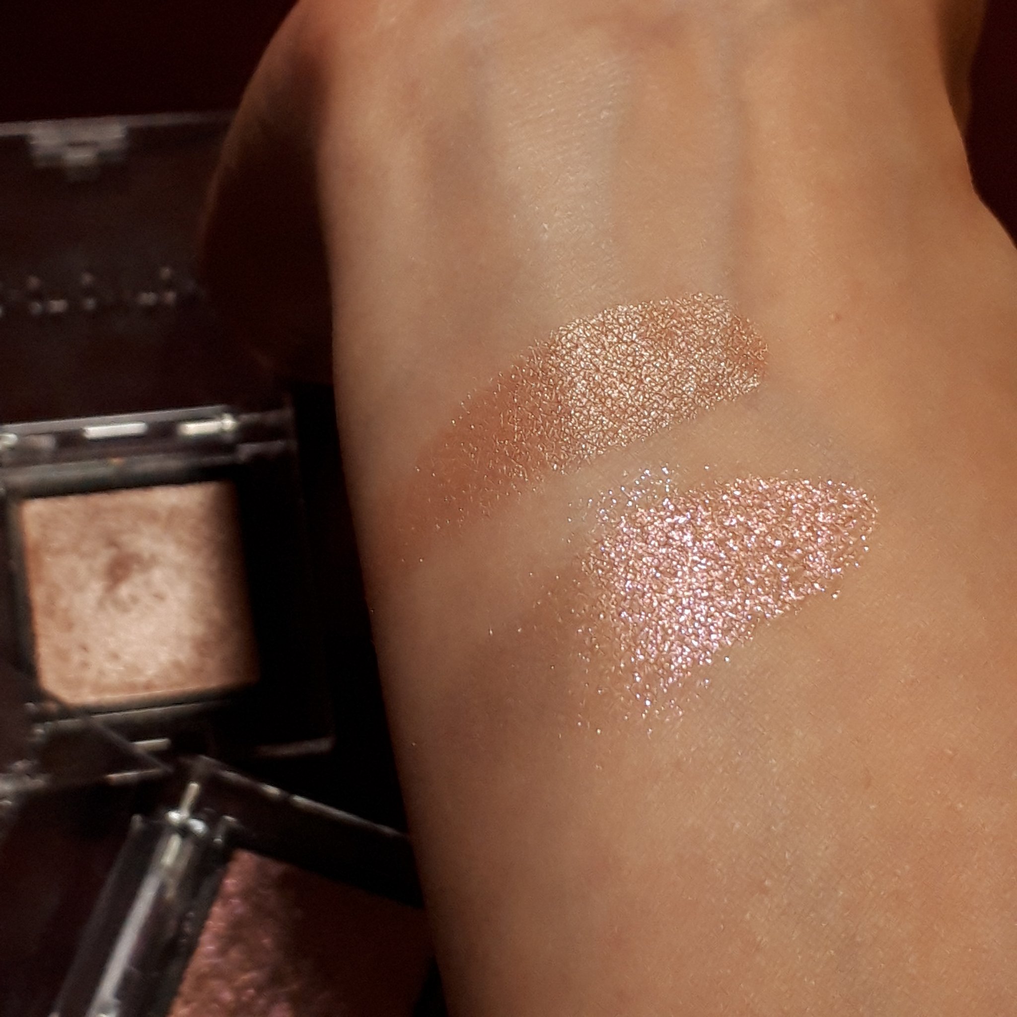 アディクション ザ アイシャドウ スパークル/ADDICTION/単色アイシャドウを使ったクチコミ（3枚目）