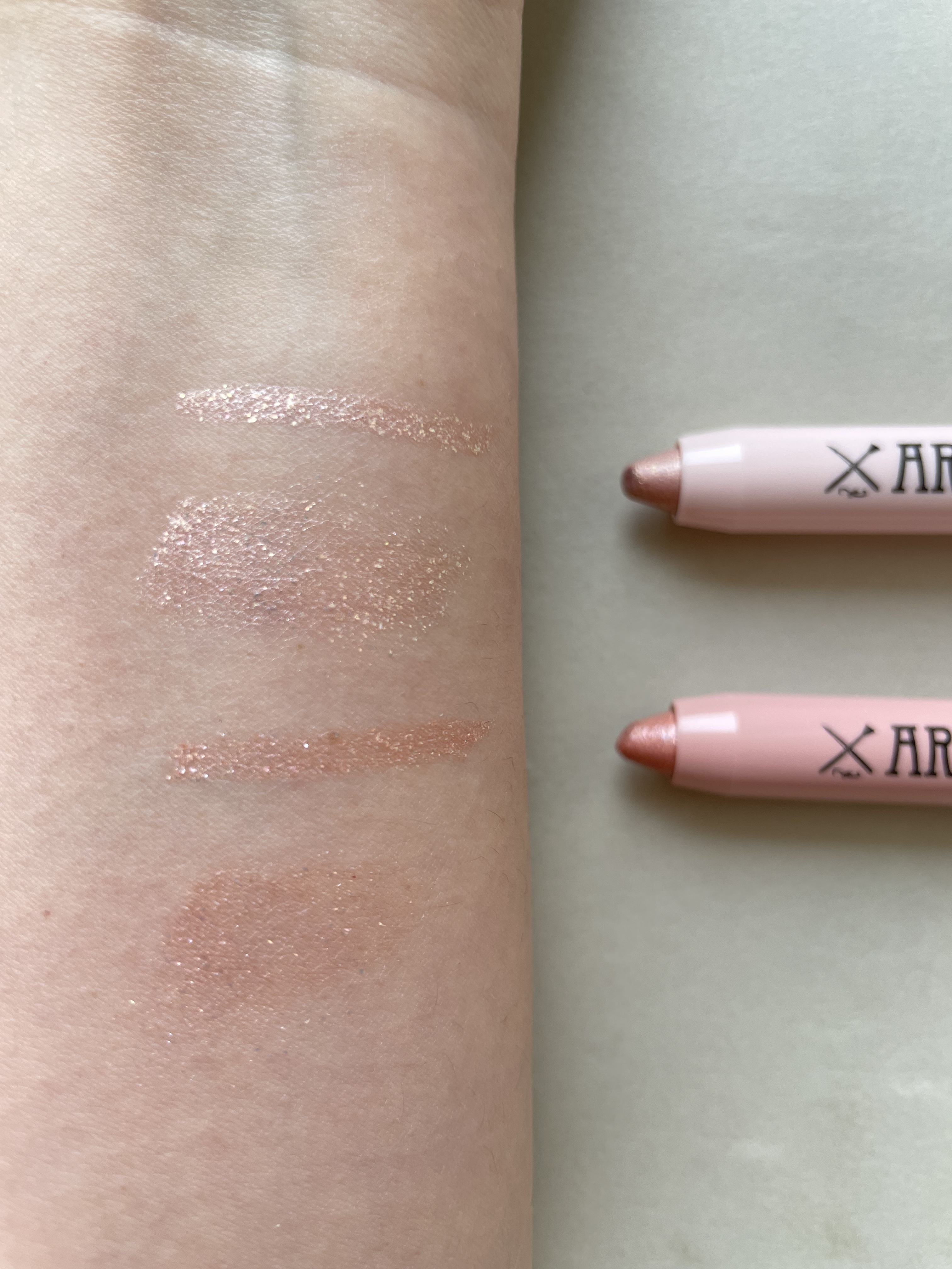 アートクラス アイグリッツ/too cool for school/スティックアイシャドウを使ったクチコミ（2枚目）