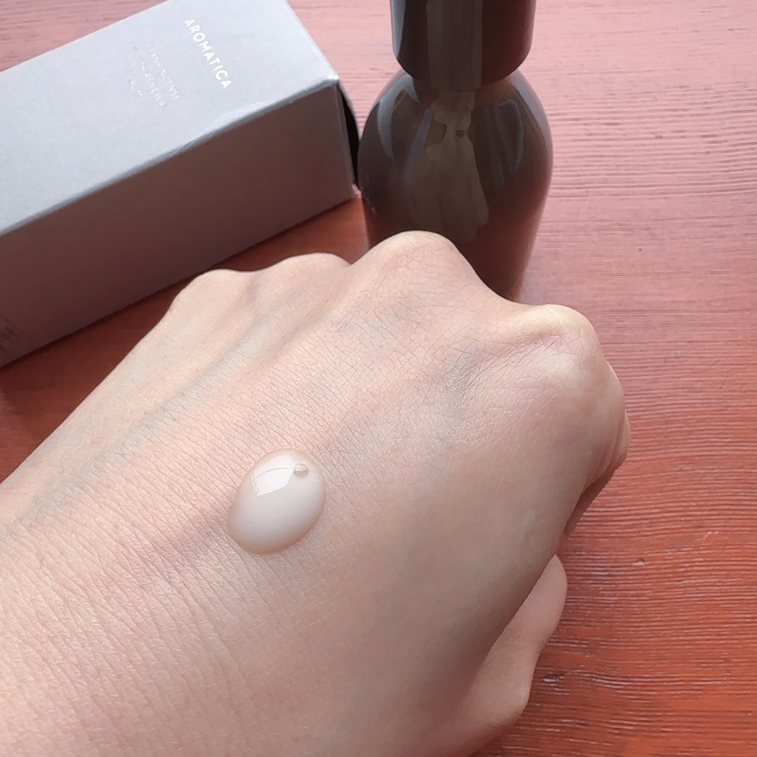 フランキンセンスユースリニュアルセラム/AROMATICA/美容液を使ったクチコミ（3枚目）