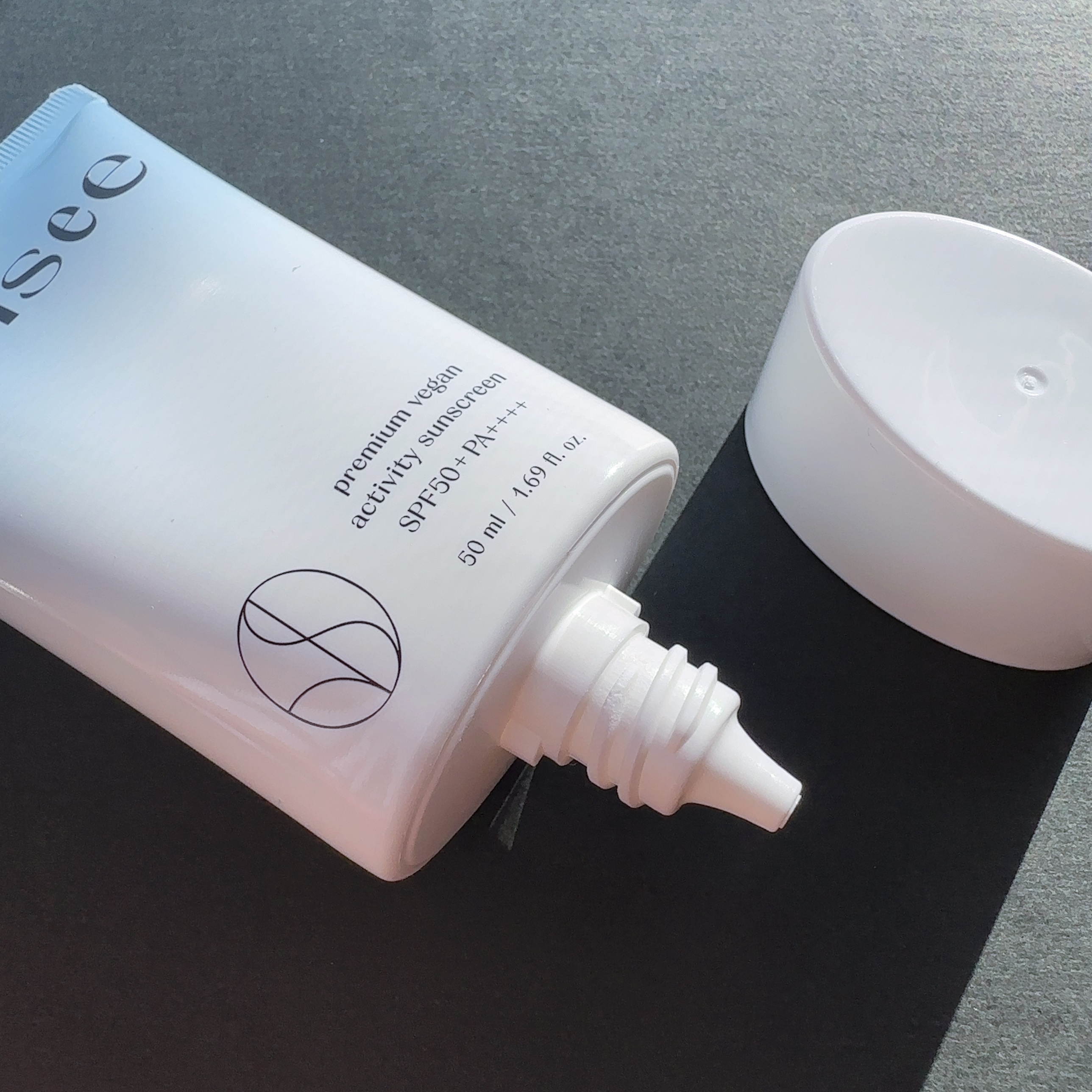 プレミ アムビーガン アクティビティ 日焼け止め SPF50+ PA++++/dinsee/日焼け止め・UVケアを使ったクチコミ（2枚目）