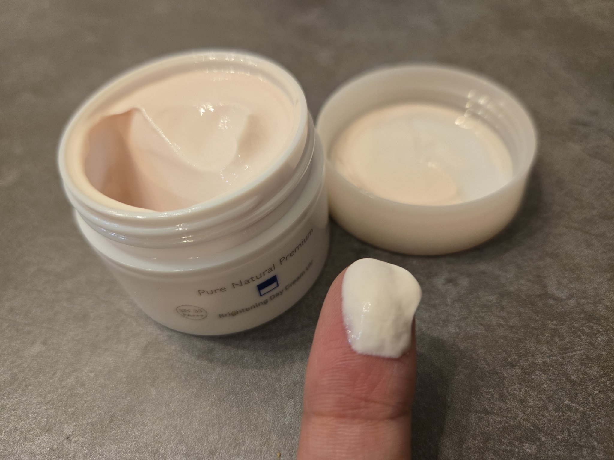 ピュア ナチュラル プレミアム ブライトニング エッセンスローション /pdc/オールインワン化粧品を使ったクチコミ（3枚目）