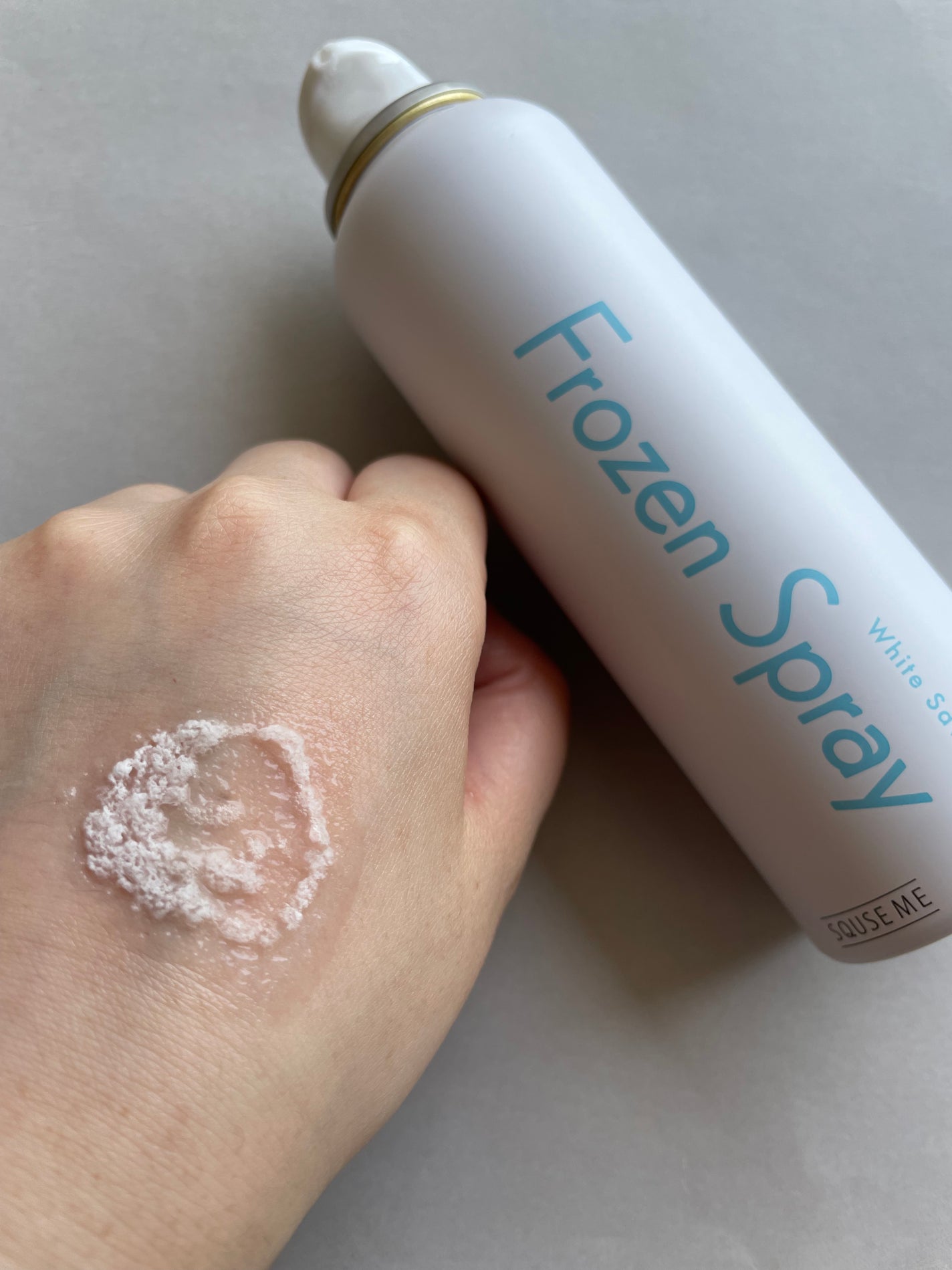 フローズンスプレー ホワイトサボンの香り/スキューズミー/デオドラント・制汗剤を使ったクチコミ(2枚目)