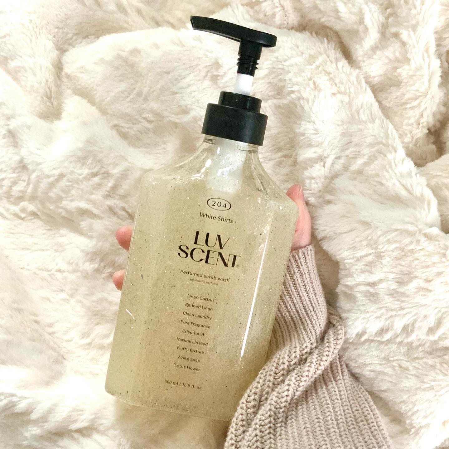 スクラブボディウォッシュ ホワイトシャツ リネンコットン/LUV SCENT/ボディスクラブを使ったクチコミ（2枚目）