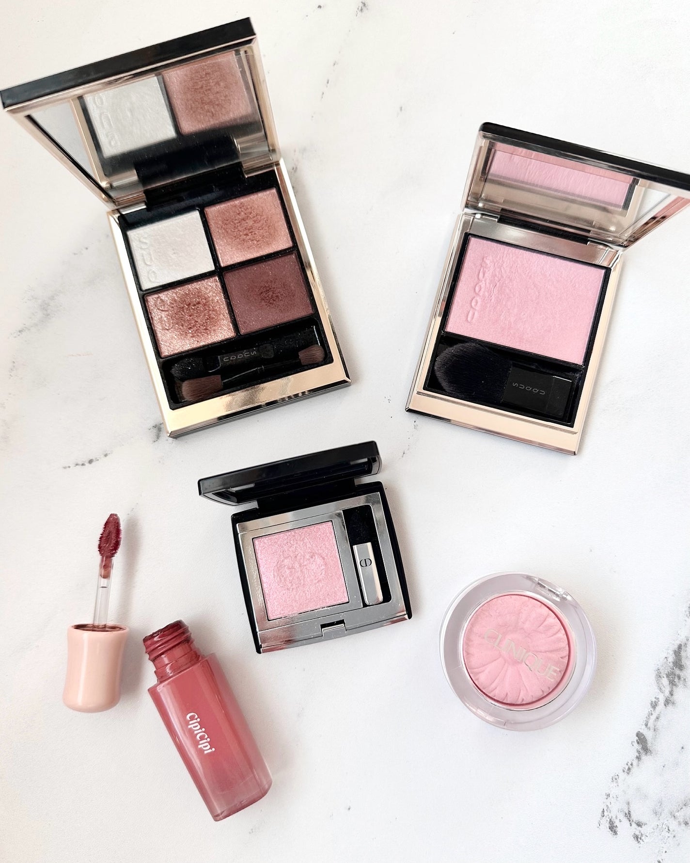 ☁️☁️☁️ on LIPS 「. 数日前に使ったコスメです🪄🤍 SUQQUシグニチャーカ..」(1枚目)