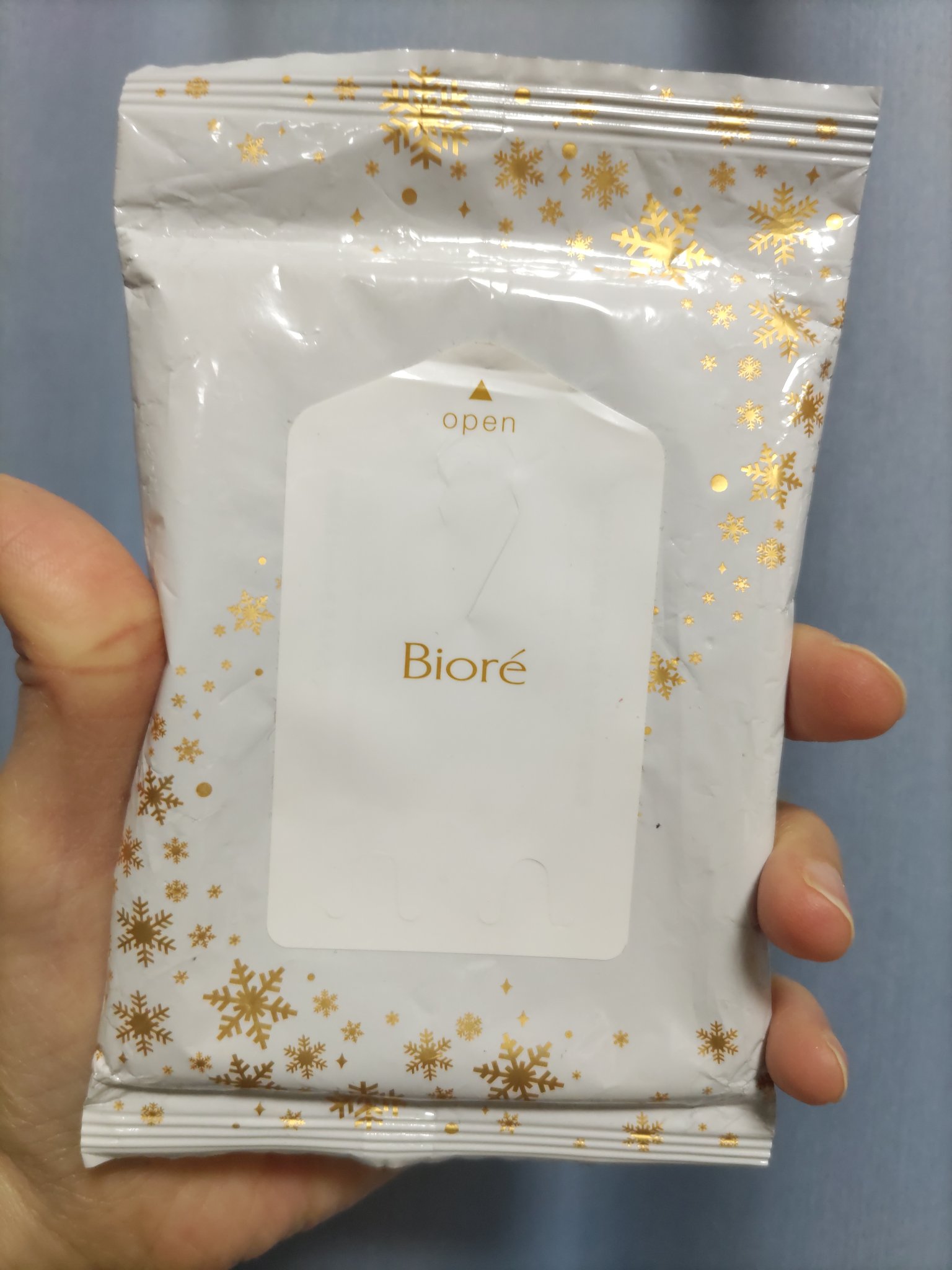 メイクの上からリフレッシュシート うるおいしっとりタイプ/ビオレ/フェイスシートを使ったクチコミ（1枚目）