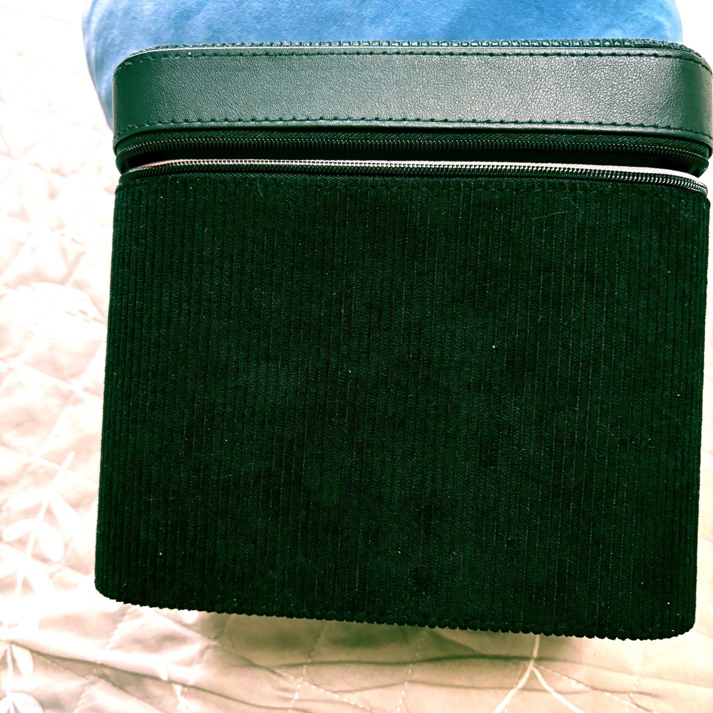 ようこ on LIPS 「収納がたくさん出来るコスメボックスを購入しました!ベロア素材で..」(2枚目)