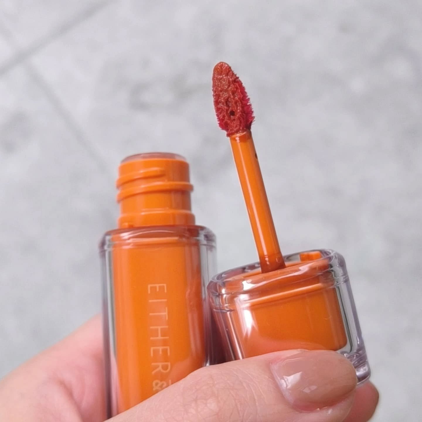 Dewy Syrup Tint/EITHER＆/口紅を使ったクチコミ（2枚目）