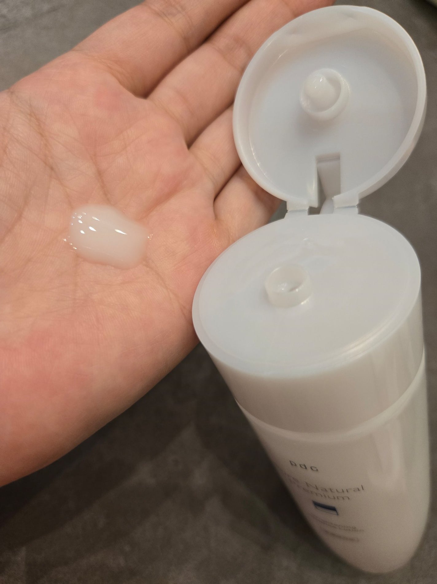 ピュア ナチュラル プレミアム ブライトニング エッセンスローション /pdc/オールインワン化粧品を使ったクチコミ(2枚目)