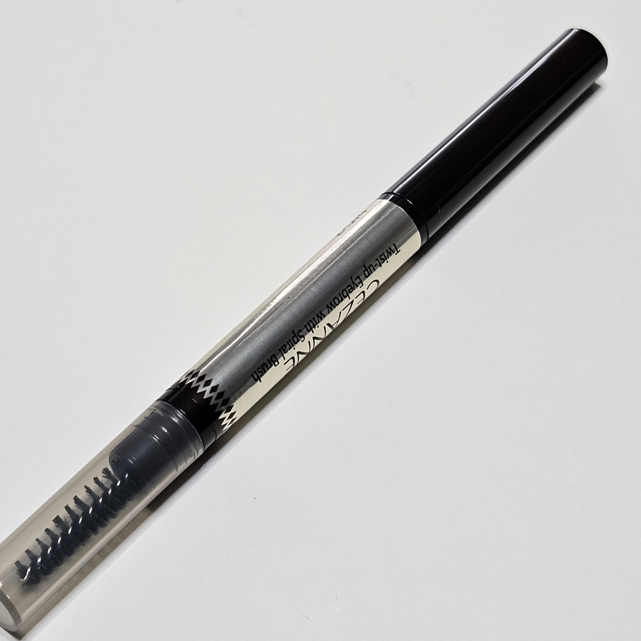 ブラシ付きアイブロウ繰り出し/CEZANNE/アイブロウペンシルを使ったクチコミ（3枚目）