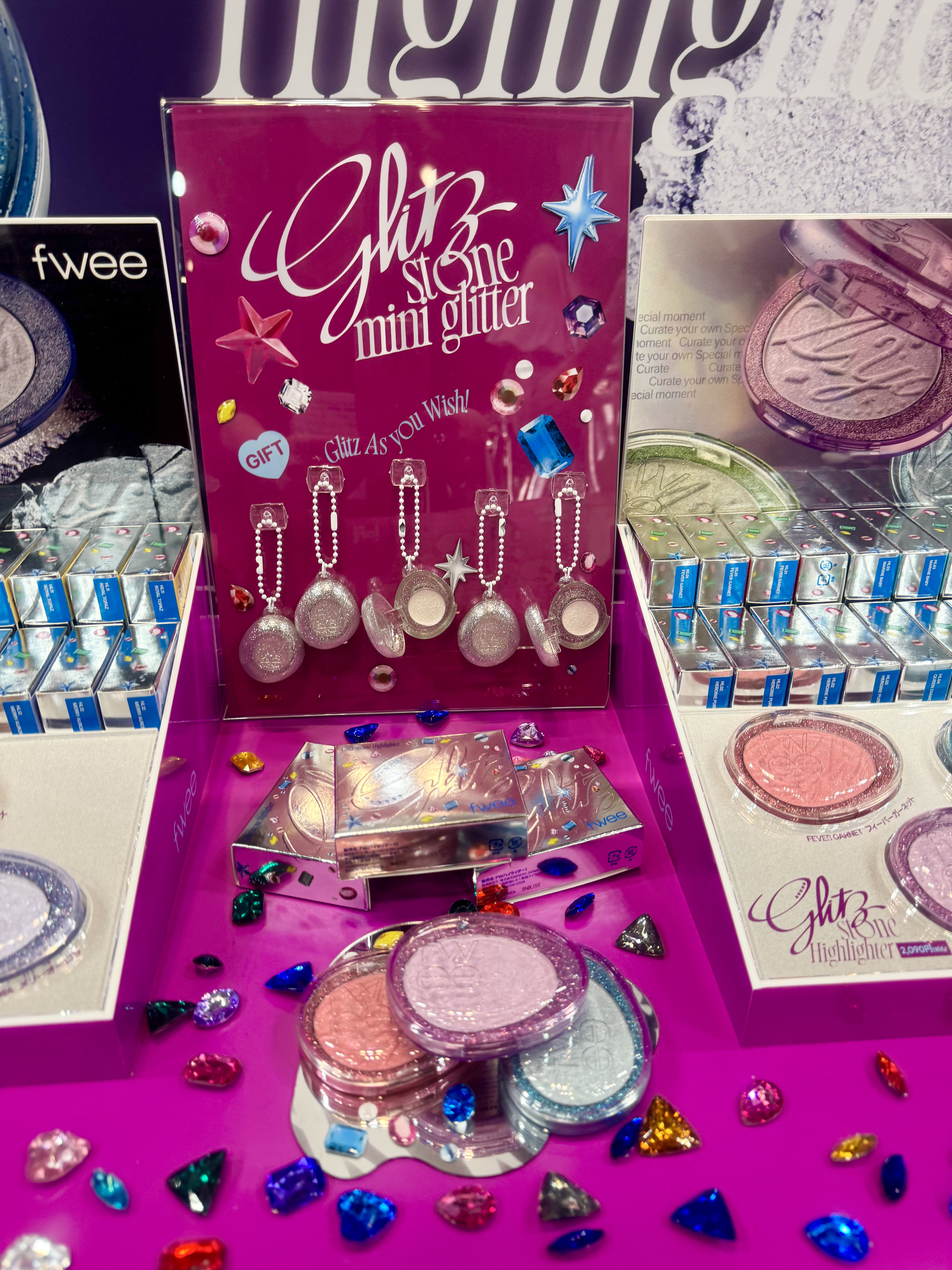 フィー グリッツストーンハイライター/fwee/パウダーハイライトを使ったクチコミ（3枚目）