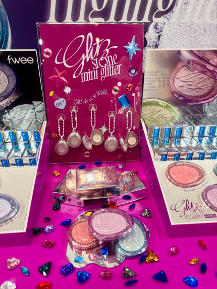 フィー グリッツストーンハイライター/fwee/パウダーハイライトを使ったクチコミ(3枚目)