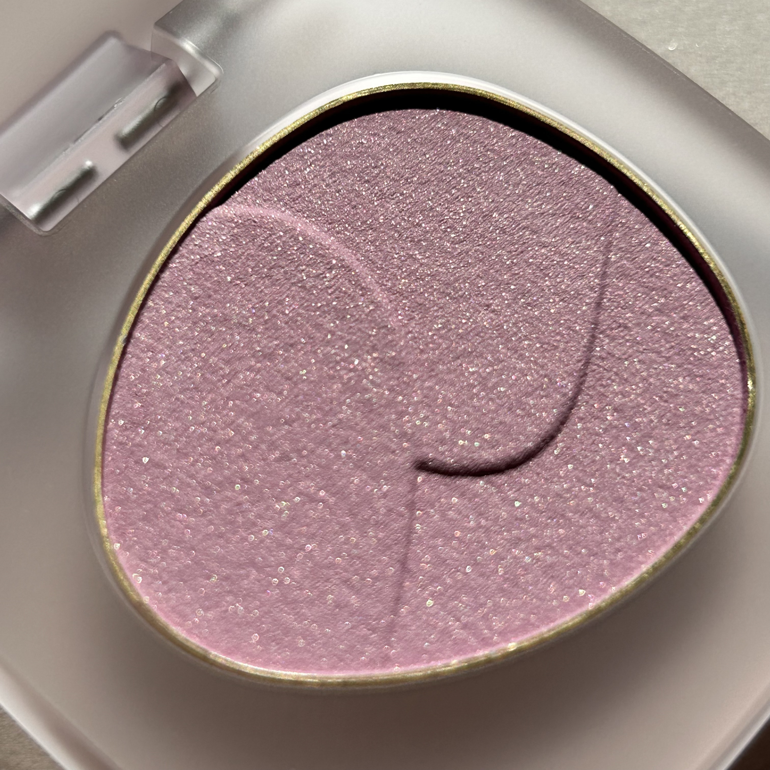 トーン ペタル フロート ブラッシュ/to/one/パウダーチークを使ったクチコミ（2枚目）