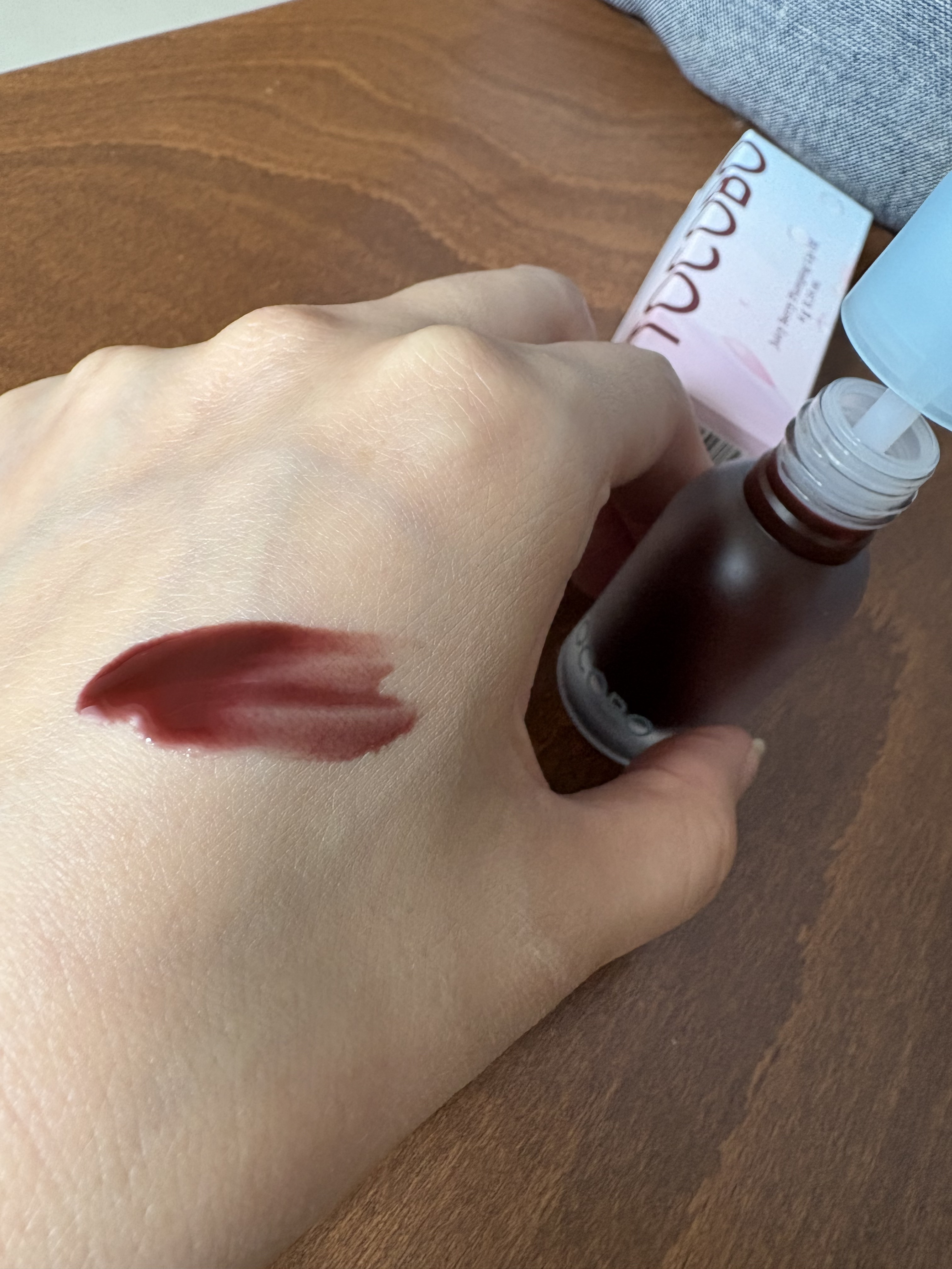 ジューシーベリープランピングリップオイル/TOCOBO/リップグロスを使ったクチコミ（2枚目）