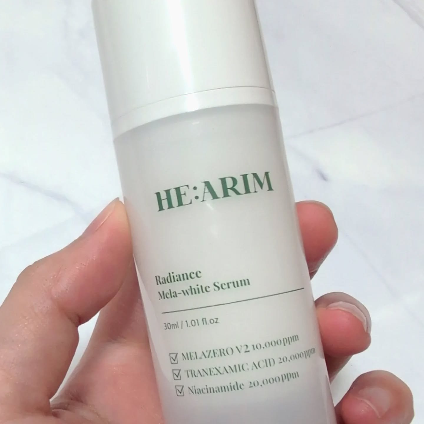 ◇ヘアリム ラディエンス メラホワイト セラム

特許を取得したシミ・美白機能性成分を配合してるらしい。

特許成分のメラゼロV2さけじゃなく、ナイアシンアミドとトラネキサム酸が配合されてるの、期待できる！

白い液体で、少し乳液に近いよう