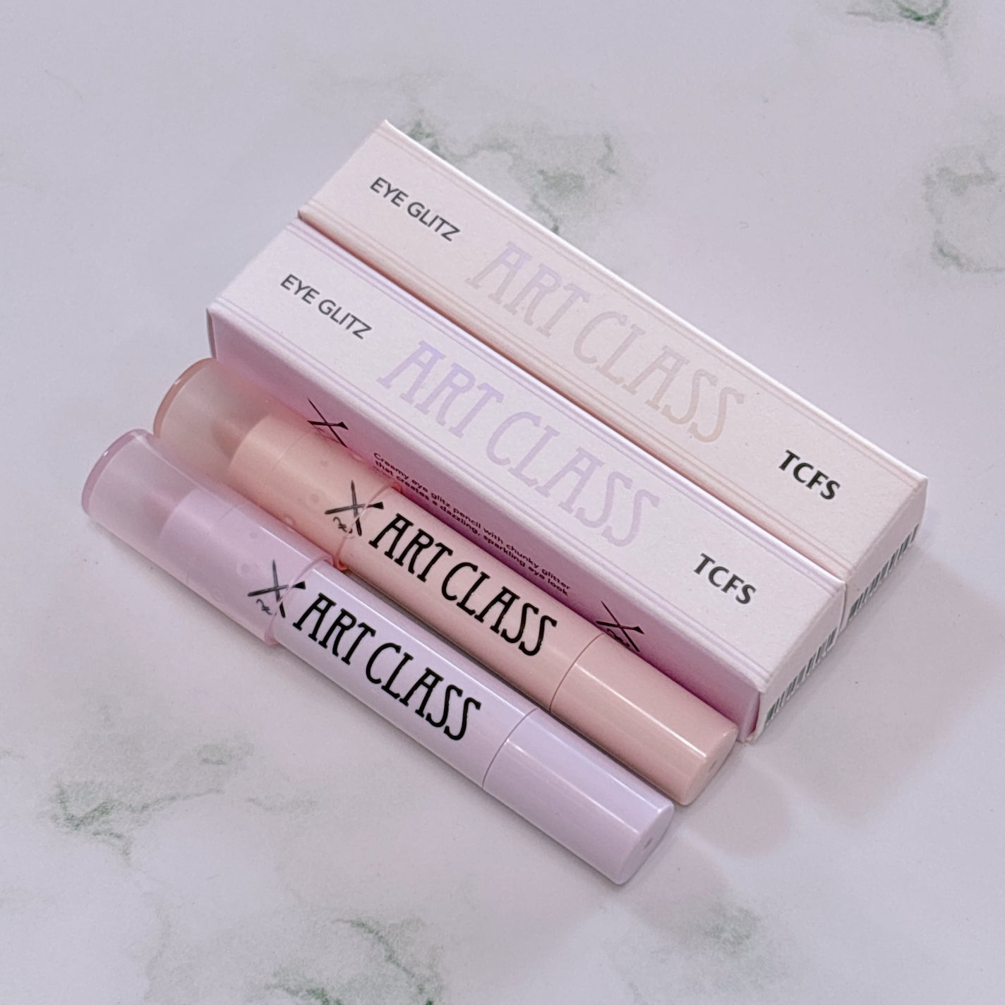 アートクラス アイグリッツ/too cool for school/スティックアイシャドウを使ったクチコミ(4枚目)