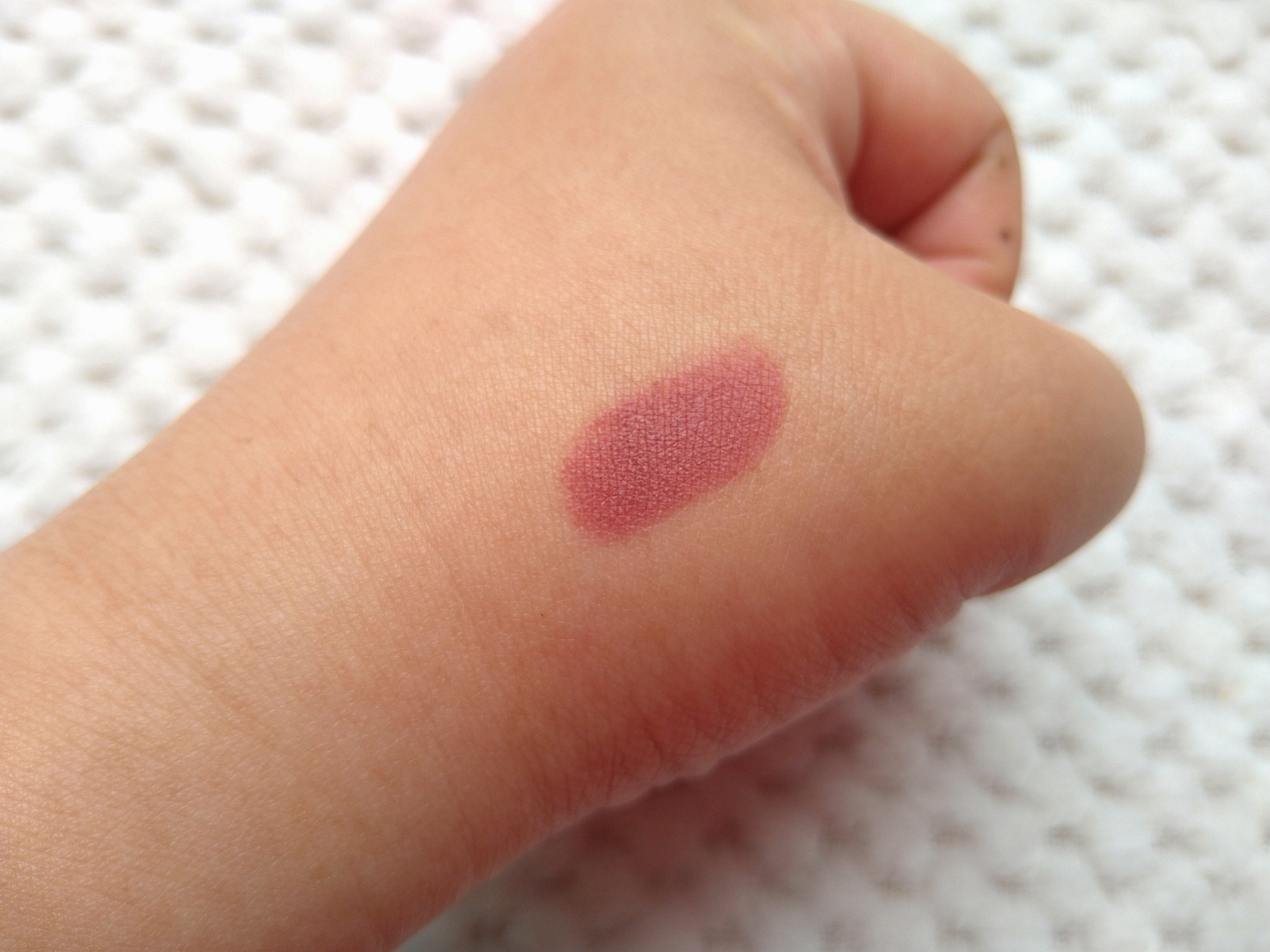 38℃/99℉ LIPSTICK  ＜YOU＞/UZU BY FLOWFUSHI/口紅を使ったクチコミ（3枚目）